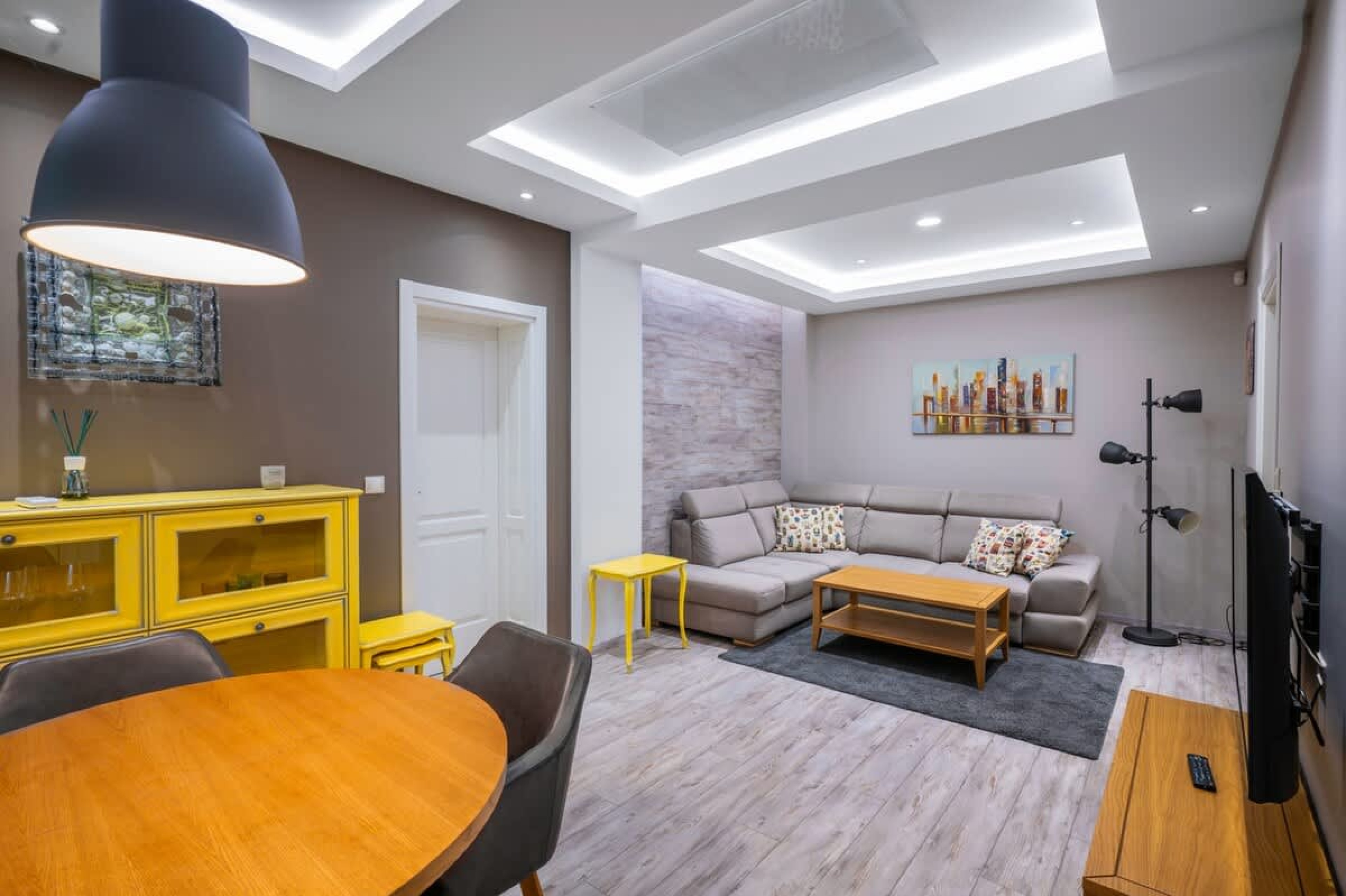 Scoutaround White Logo