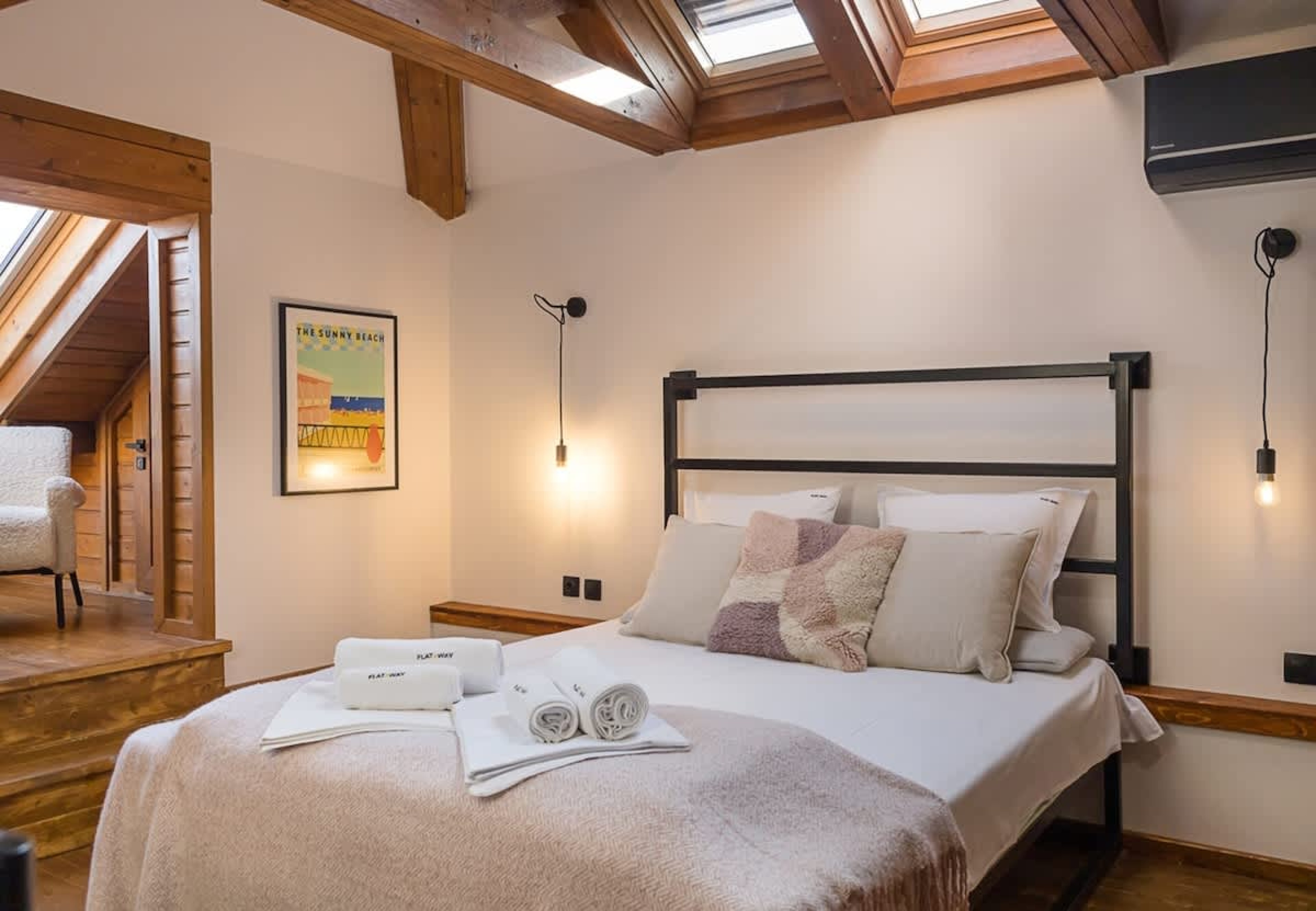 Stylish Maisonette Just Steps from the Sea Garden - Photo 18