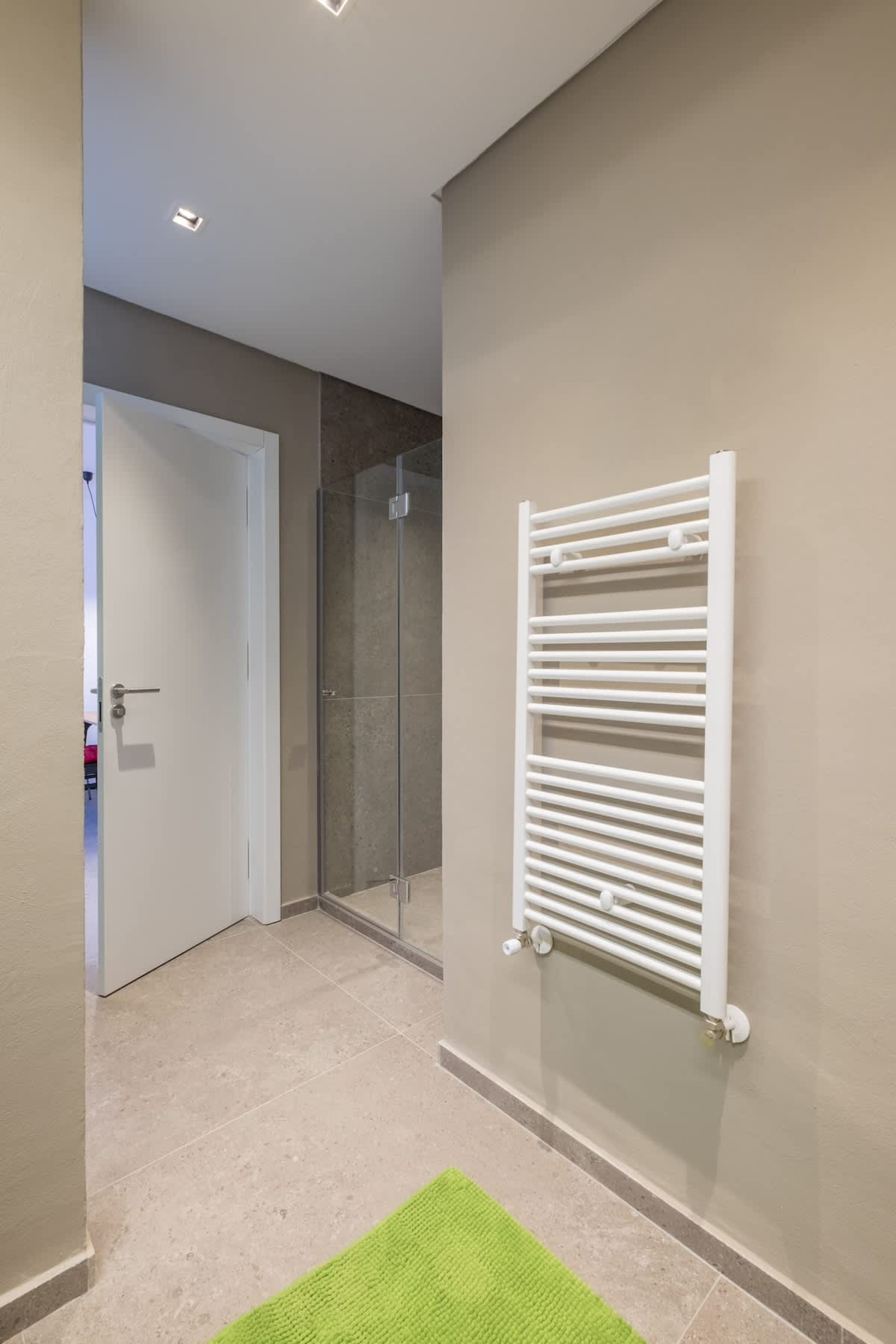 Scoutaround White Logo