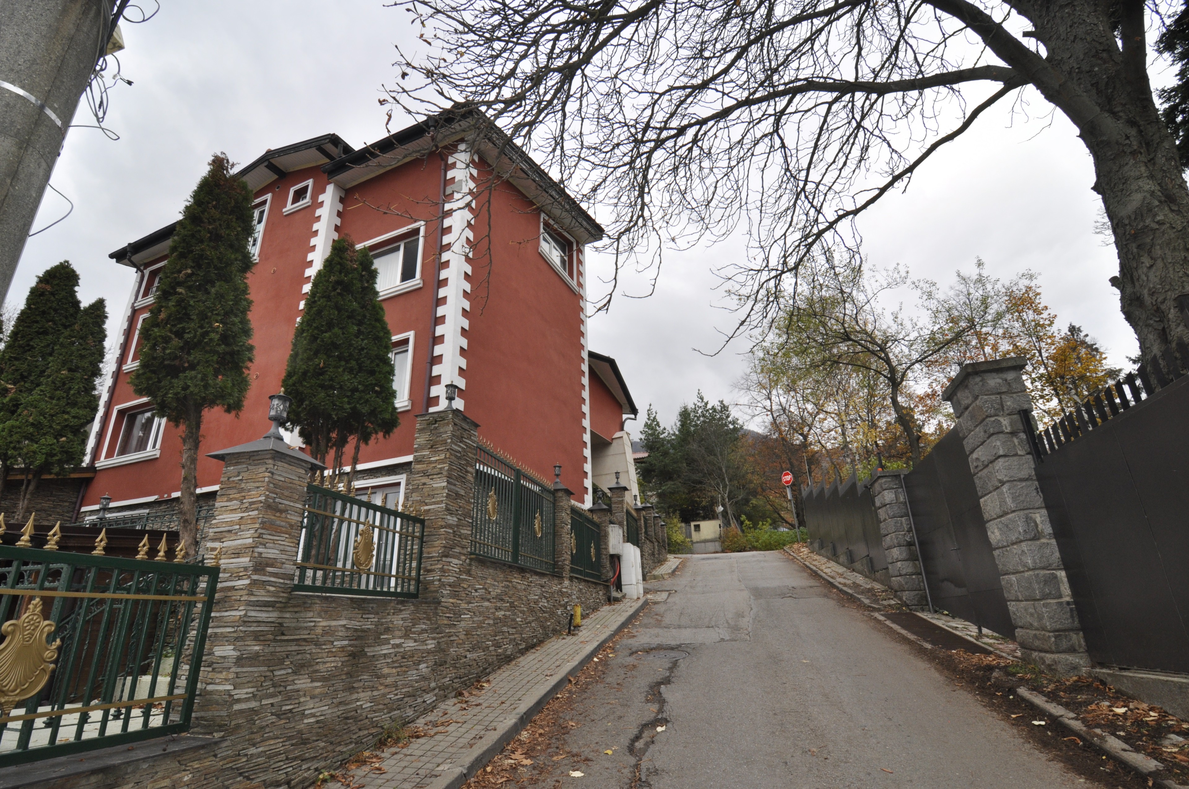 Scoutaround White Logo