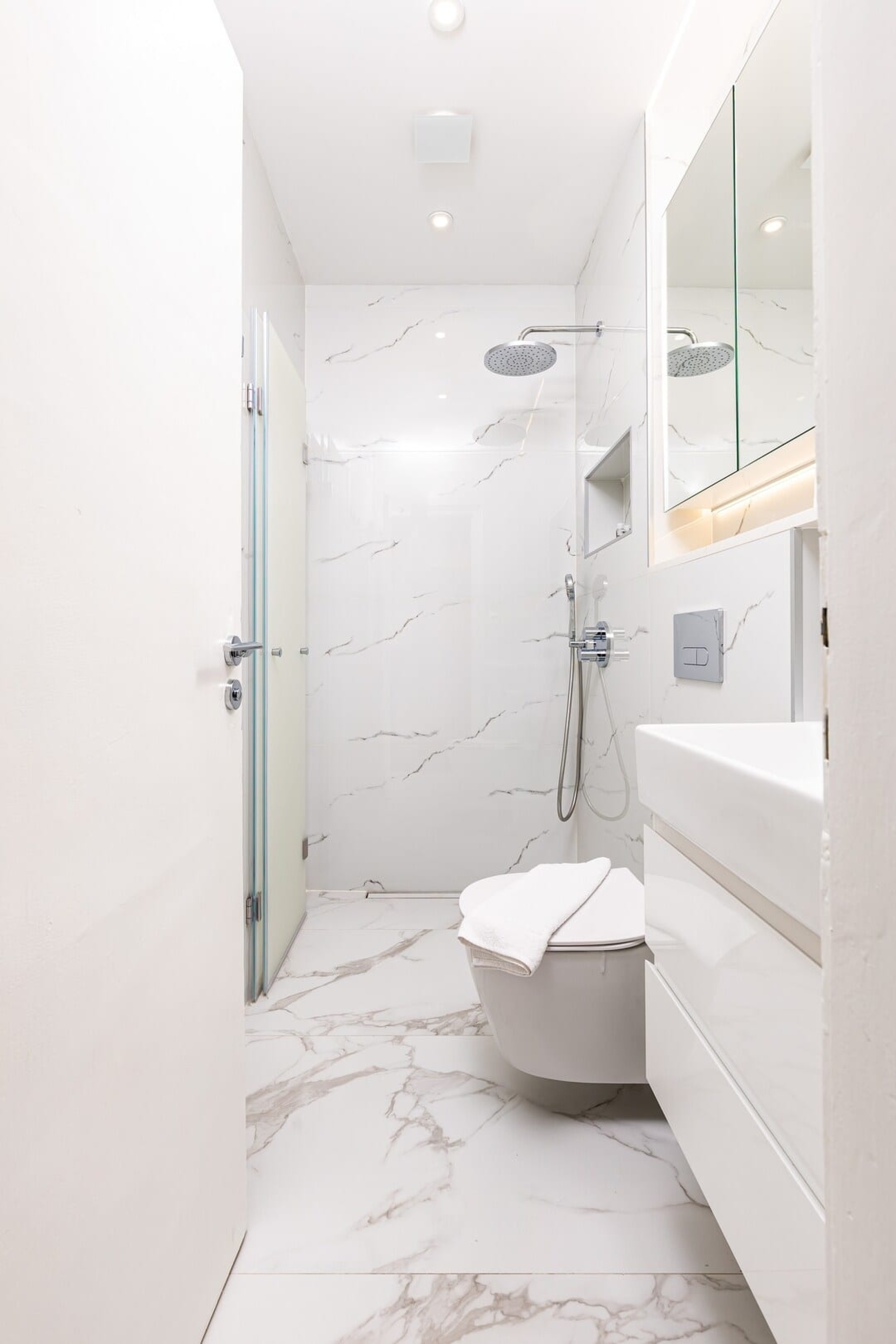 Scoutaround White Logo