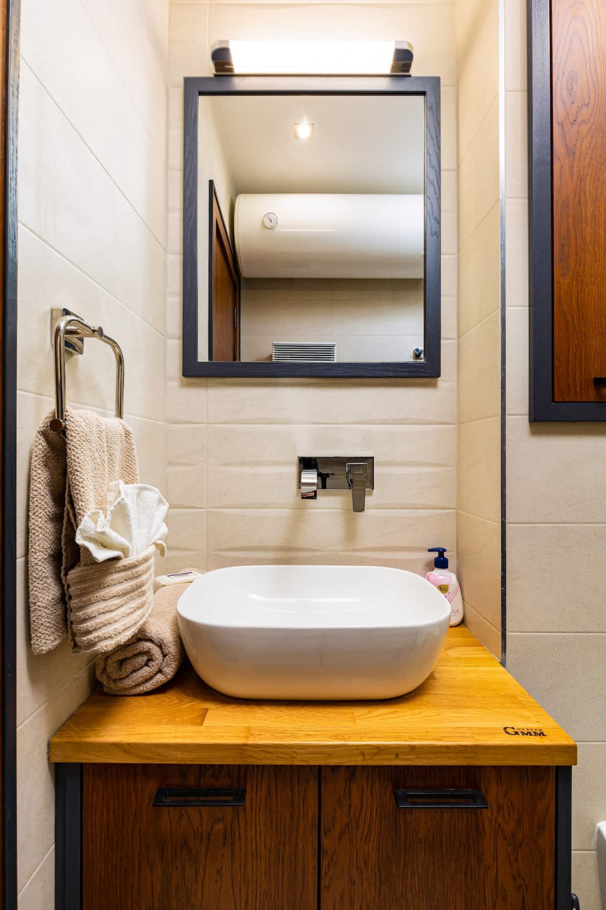 Scoutaround White Logo