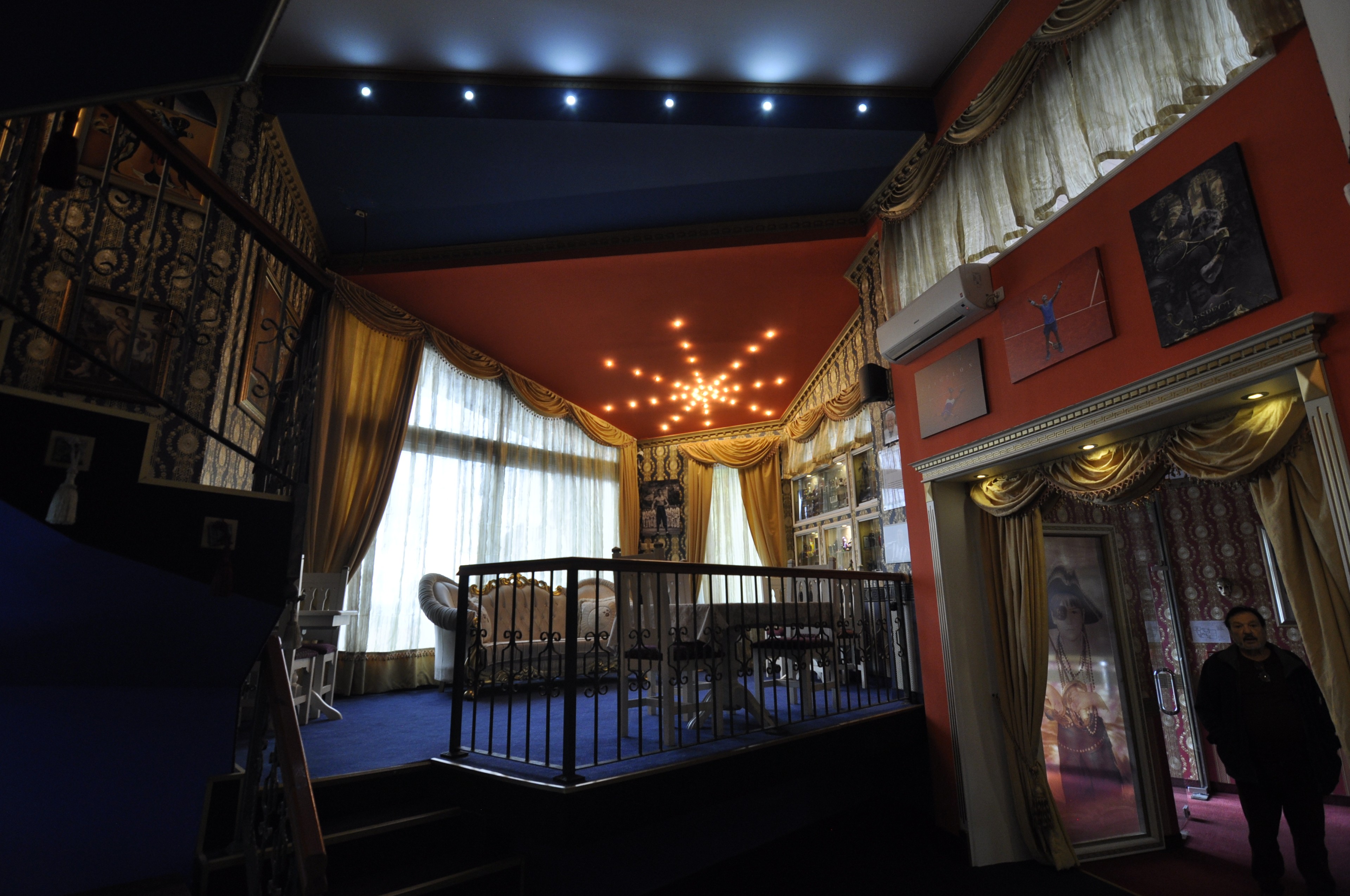 Scoutaround White Logo