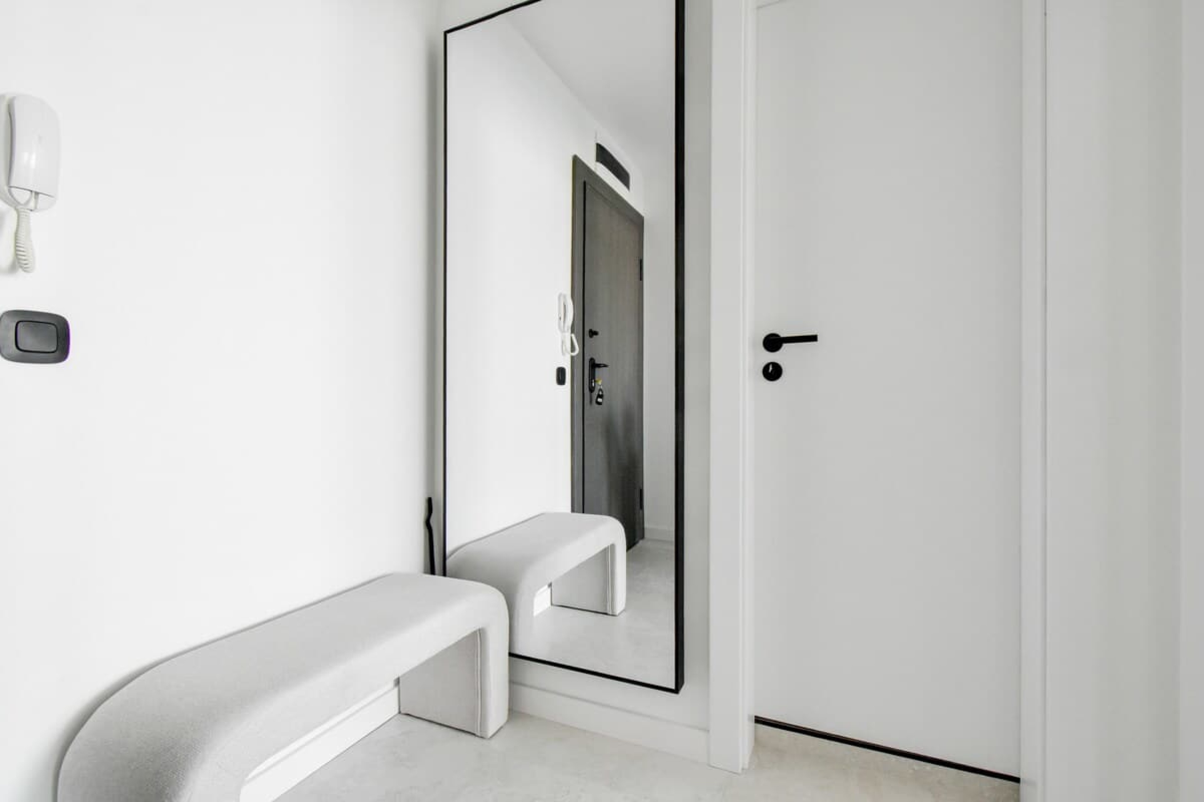 Scoutaround White Logo