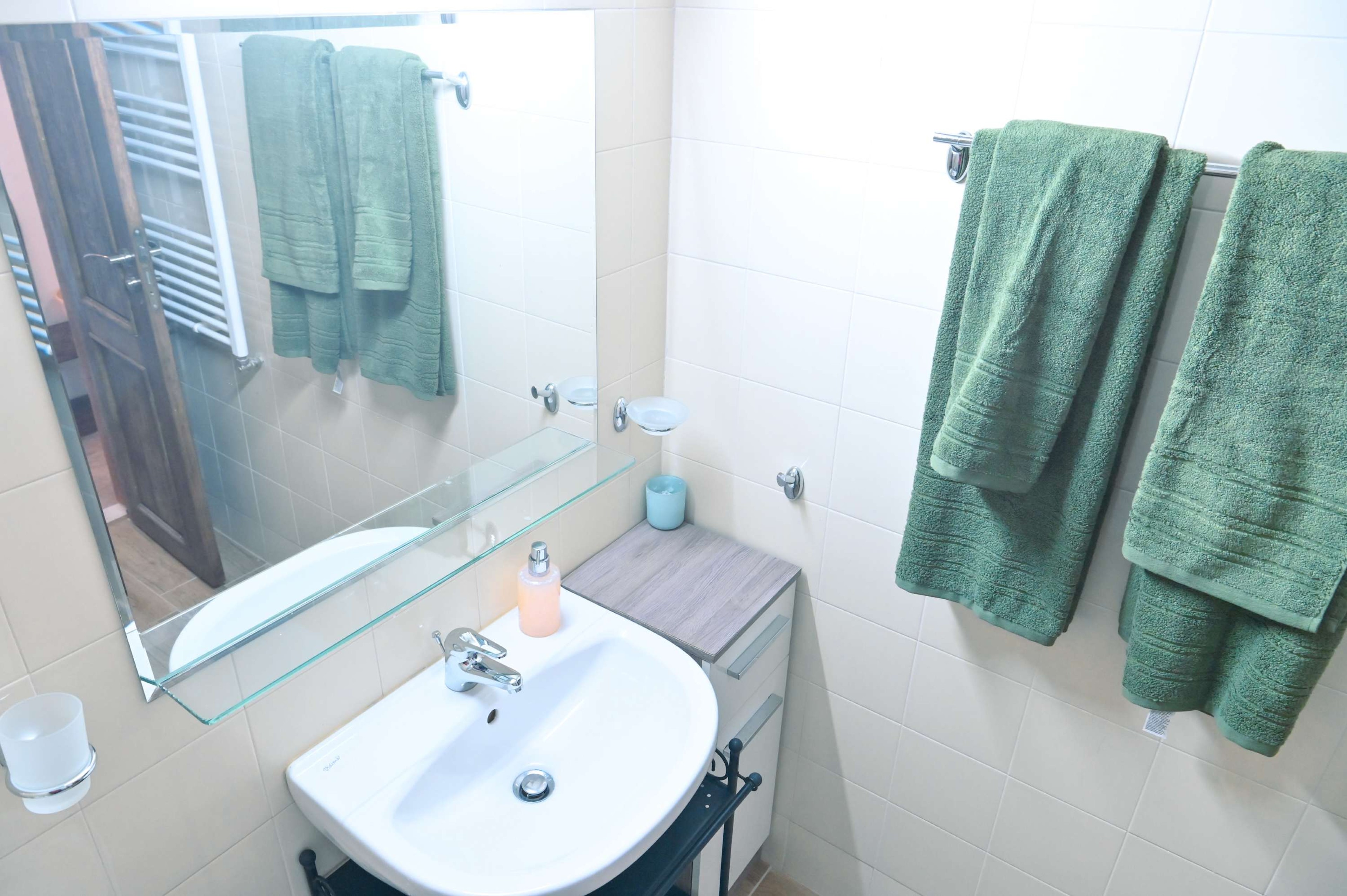 Scoutaround White Logo