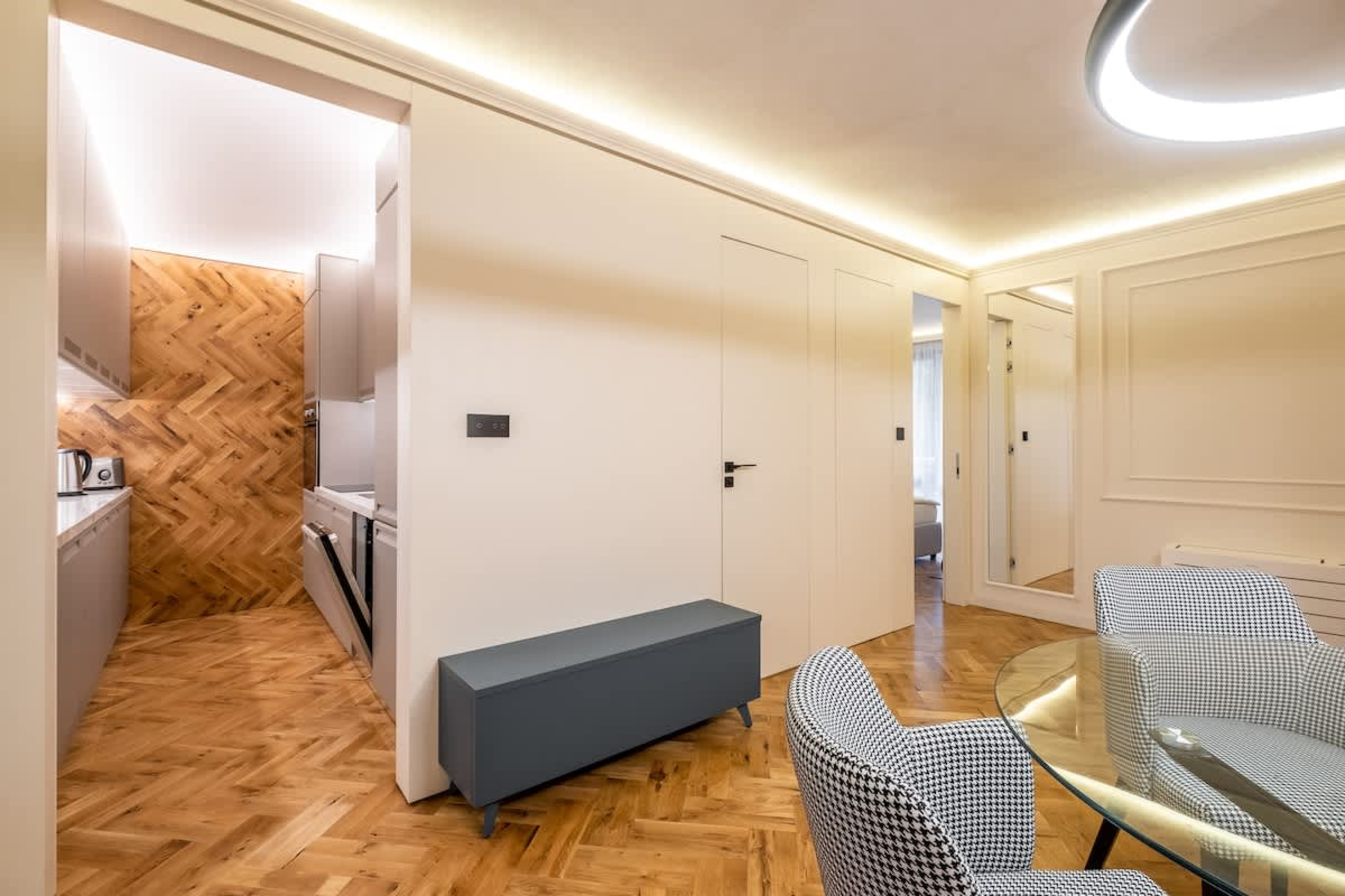 Scoutaround White Logo