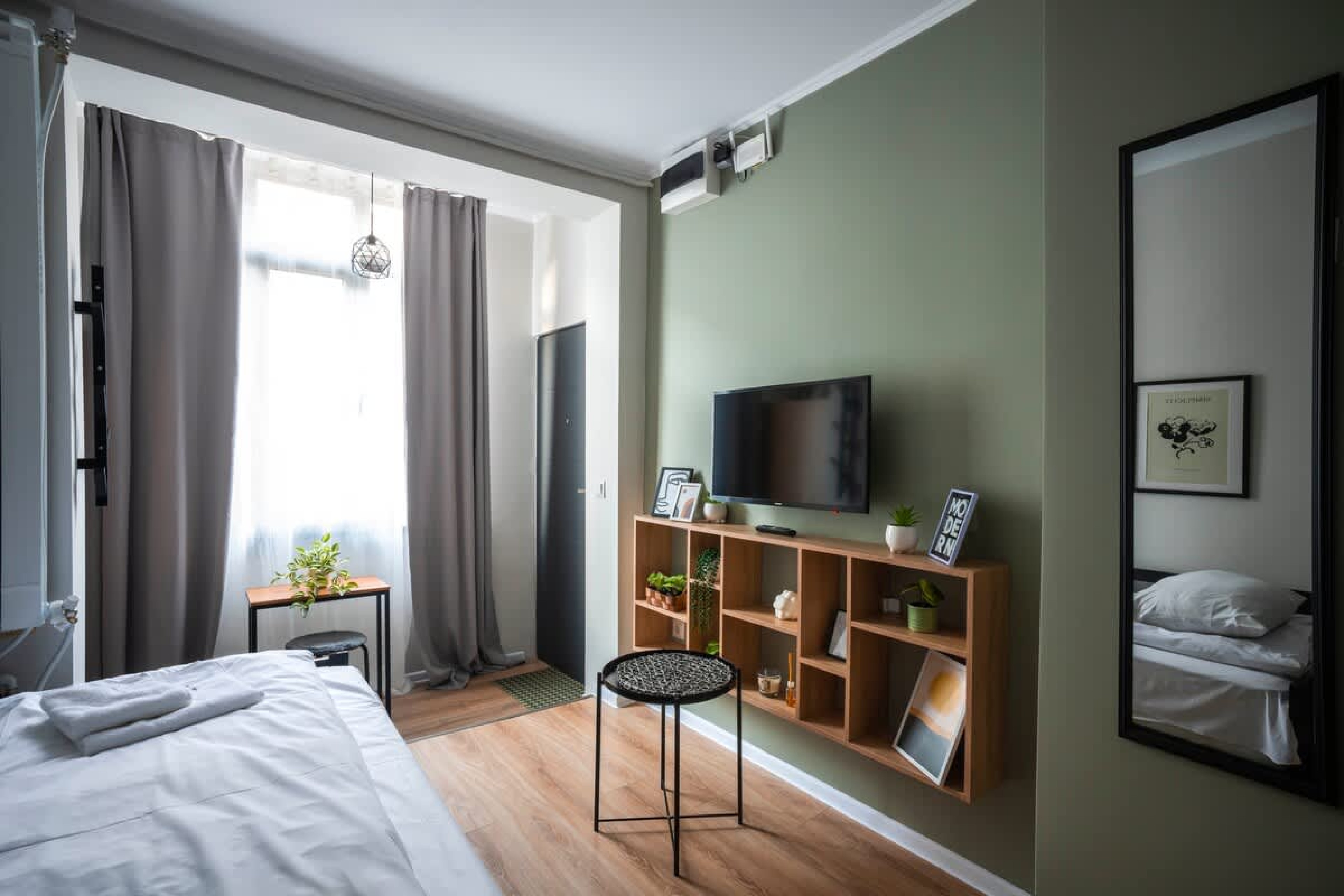 Scoutaround White Logo