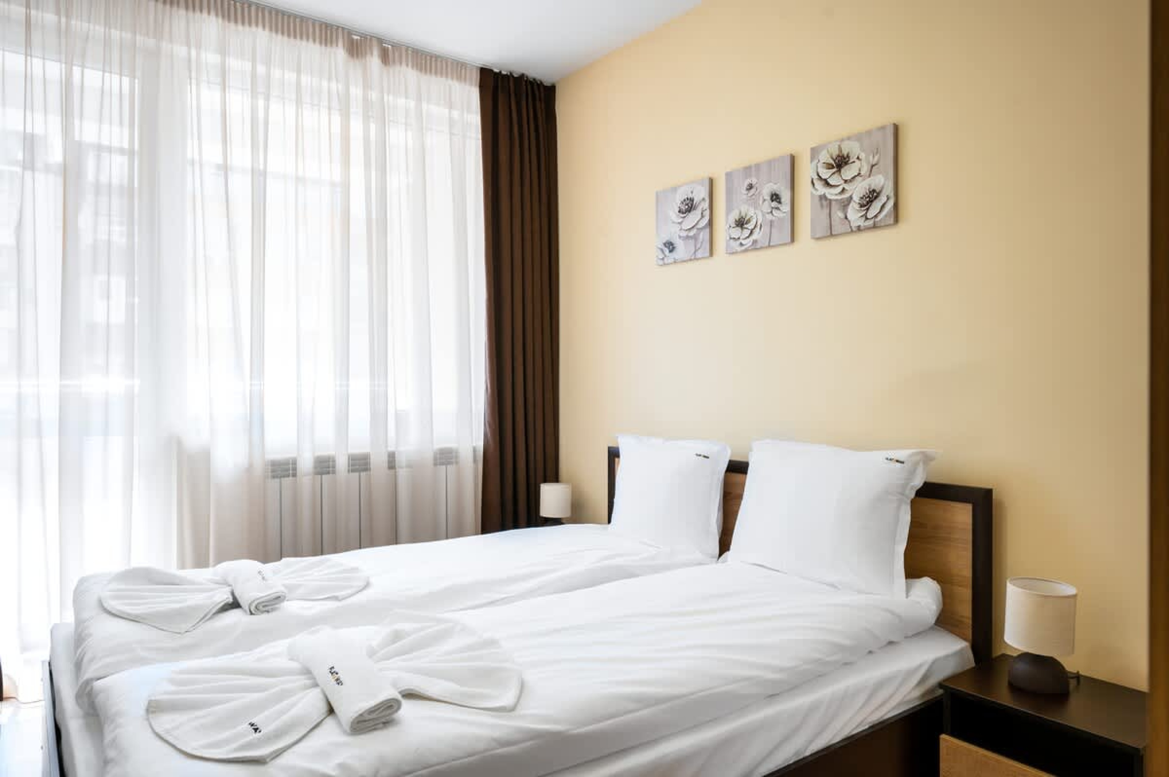 Nomad Haven: 1BD Flat with Balcony near the Center - Photo 2