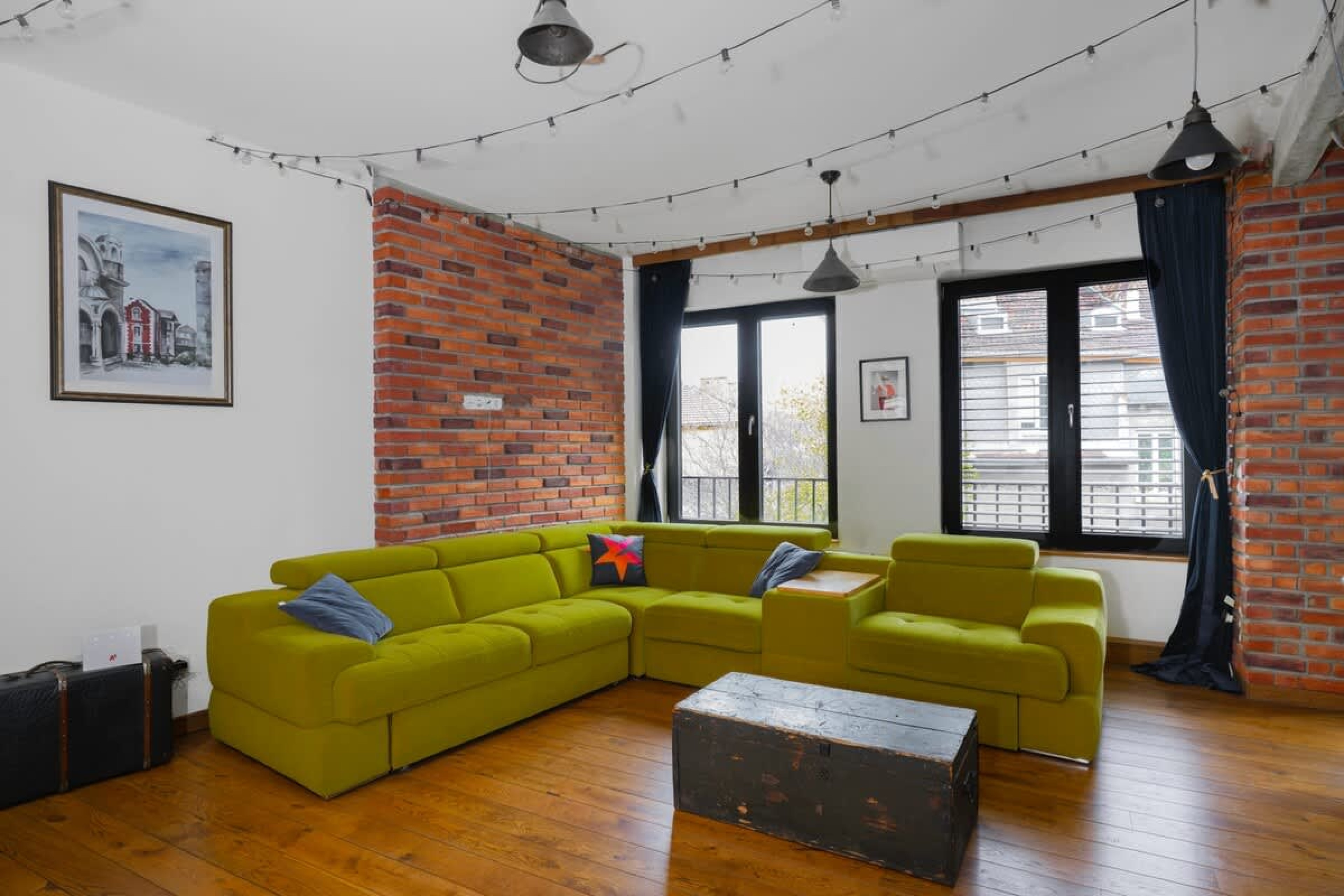 Scoutaround White Logo