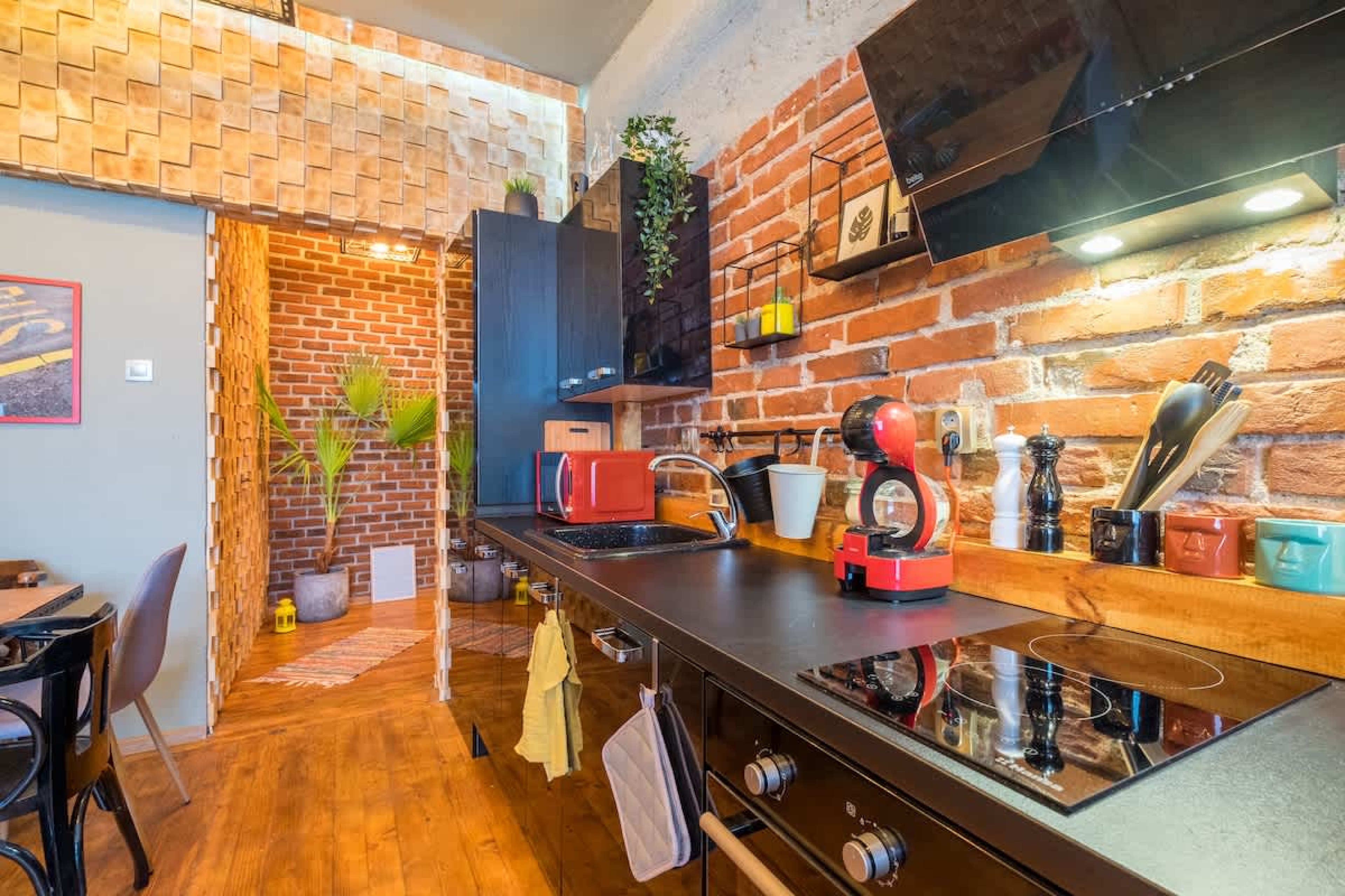 2 BDR &amp; 2 BTHR Funky Apartment / Supreme Location - Photo 37