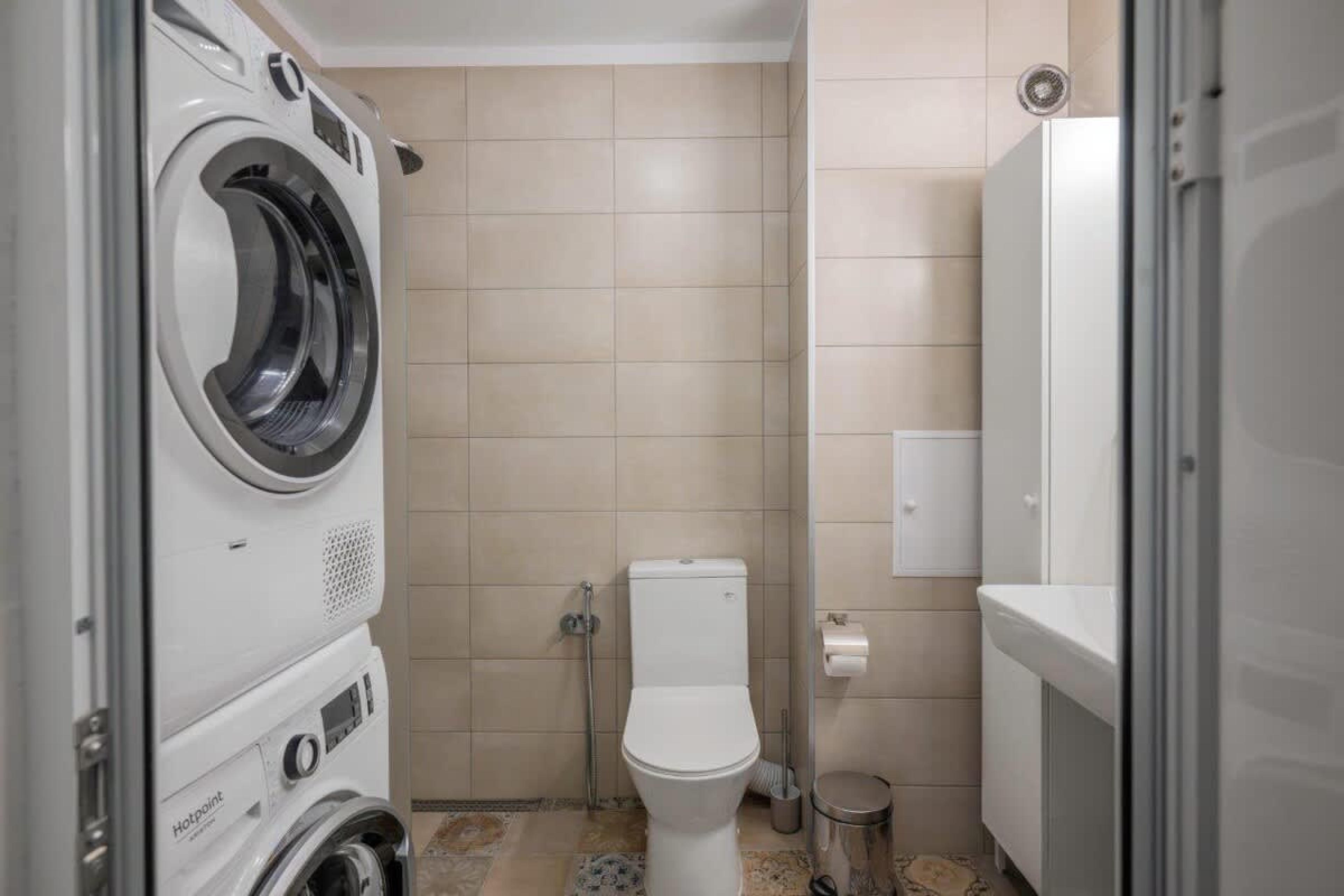 Scoutaround White Logo