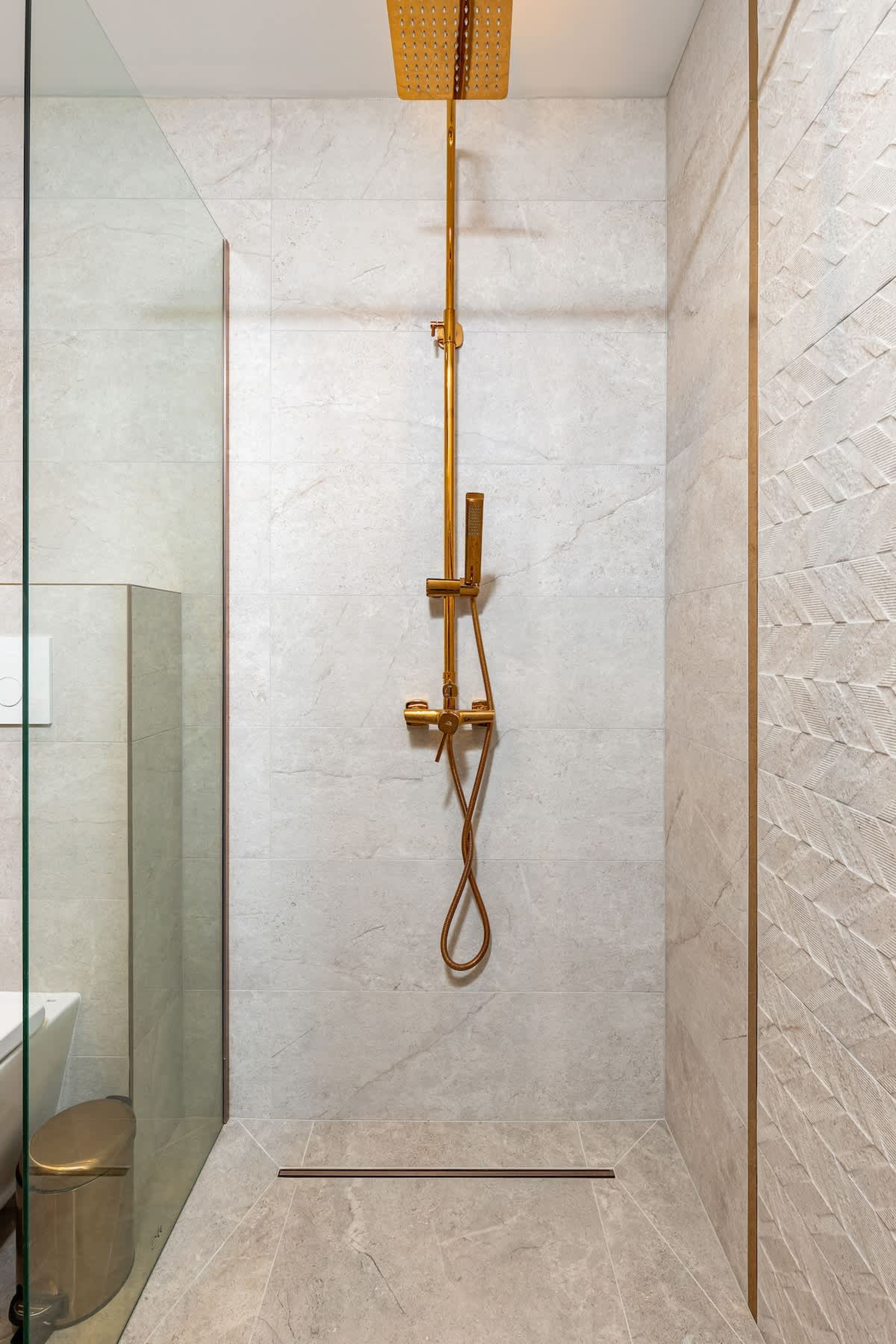 Scoutaround White Logo