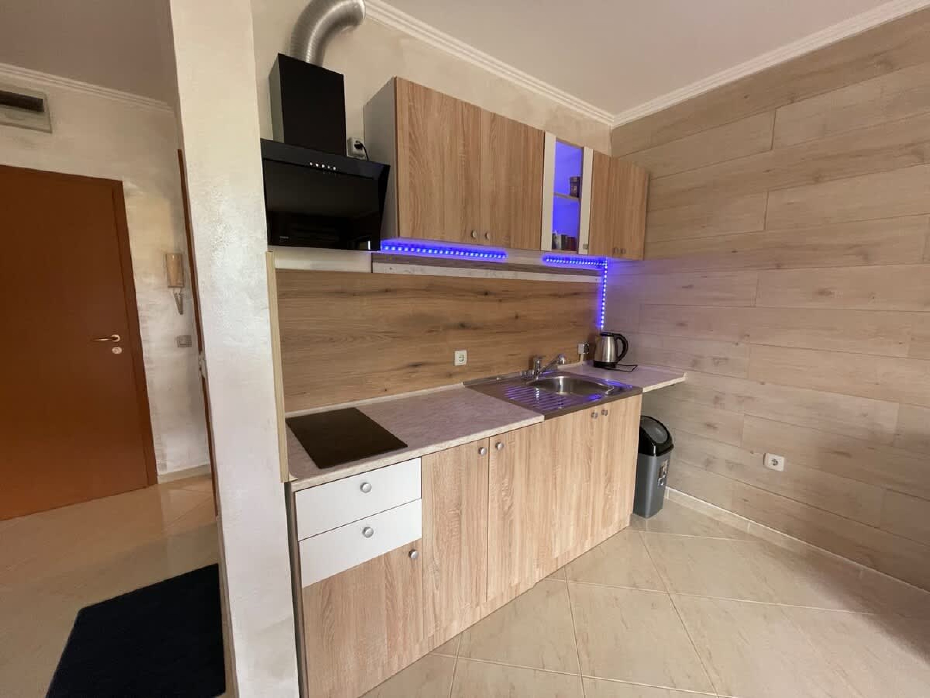 Scoutaround White Logo