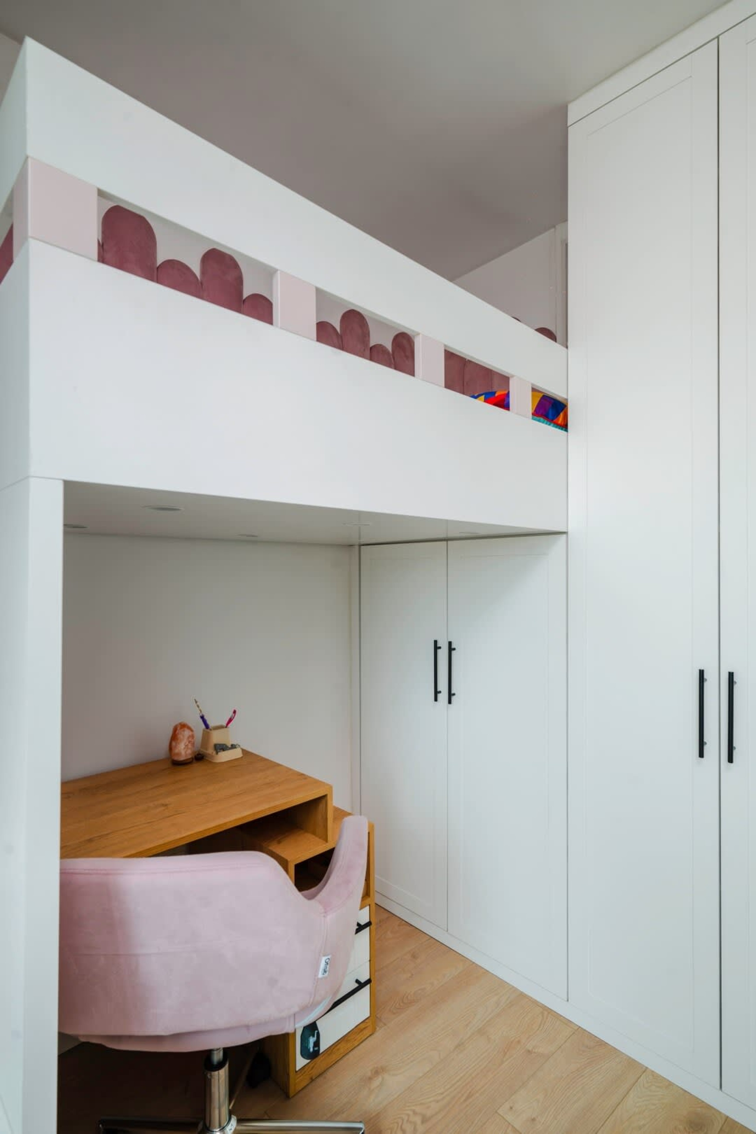 Sunny Stylish Apartment in Sofia - Photo 17