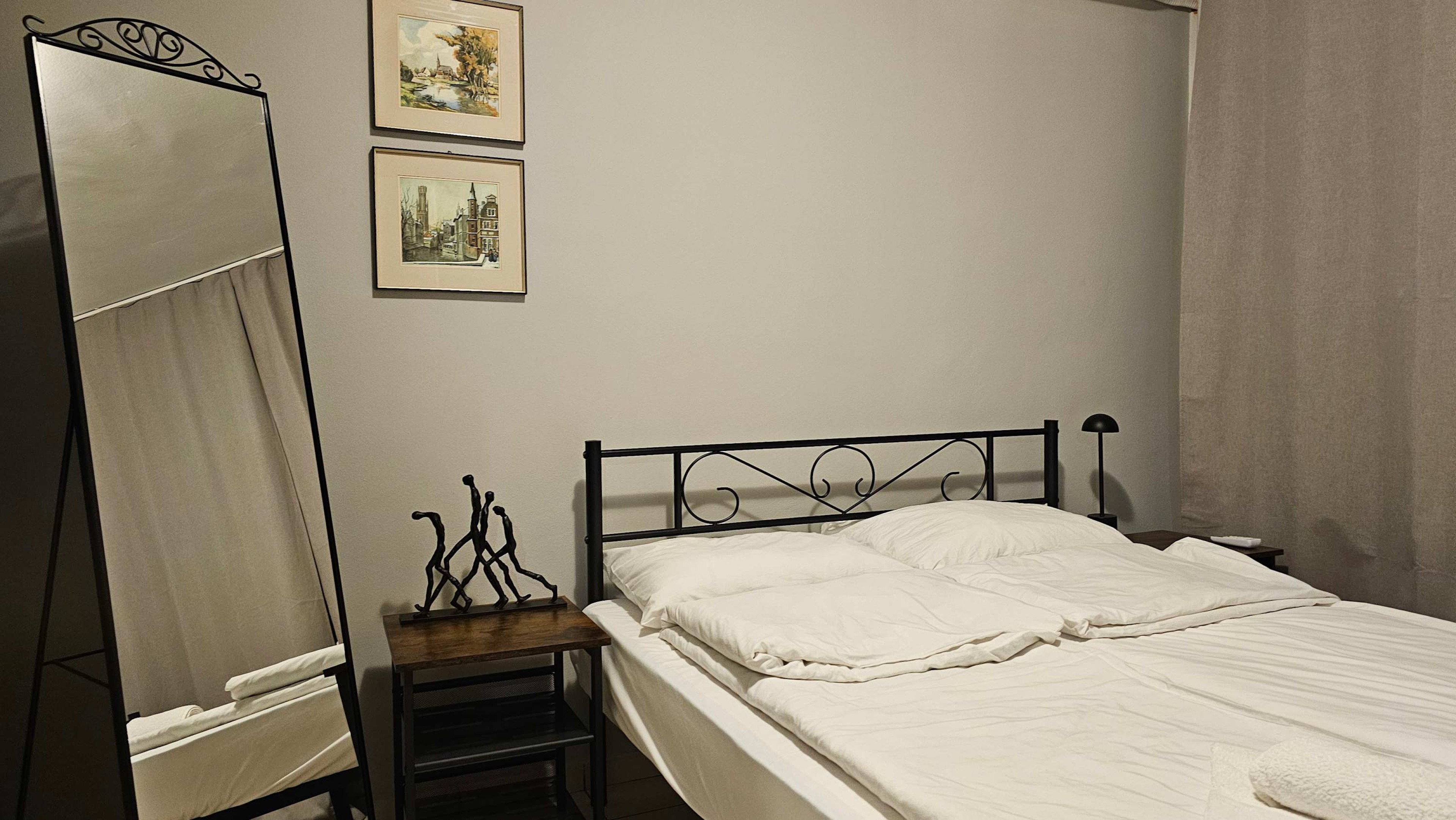 Scoutaround White Logo