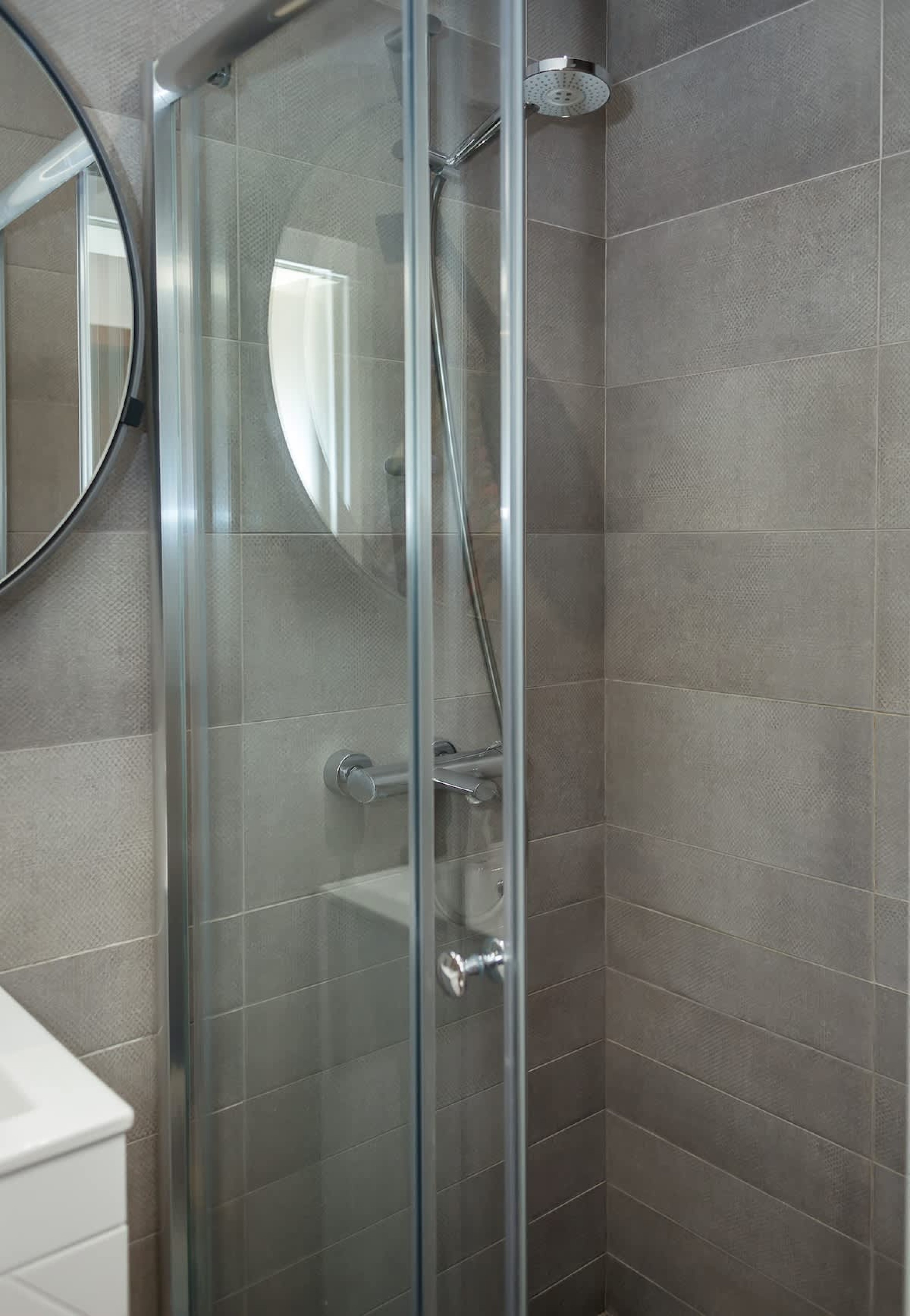 Scoutaround White Logo