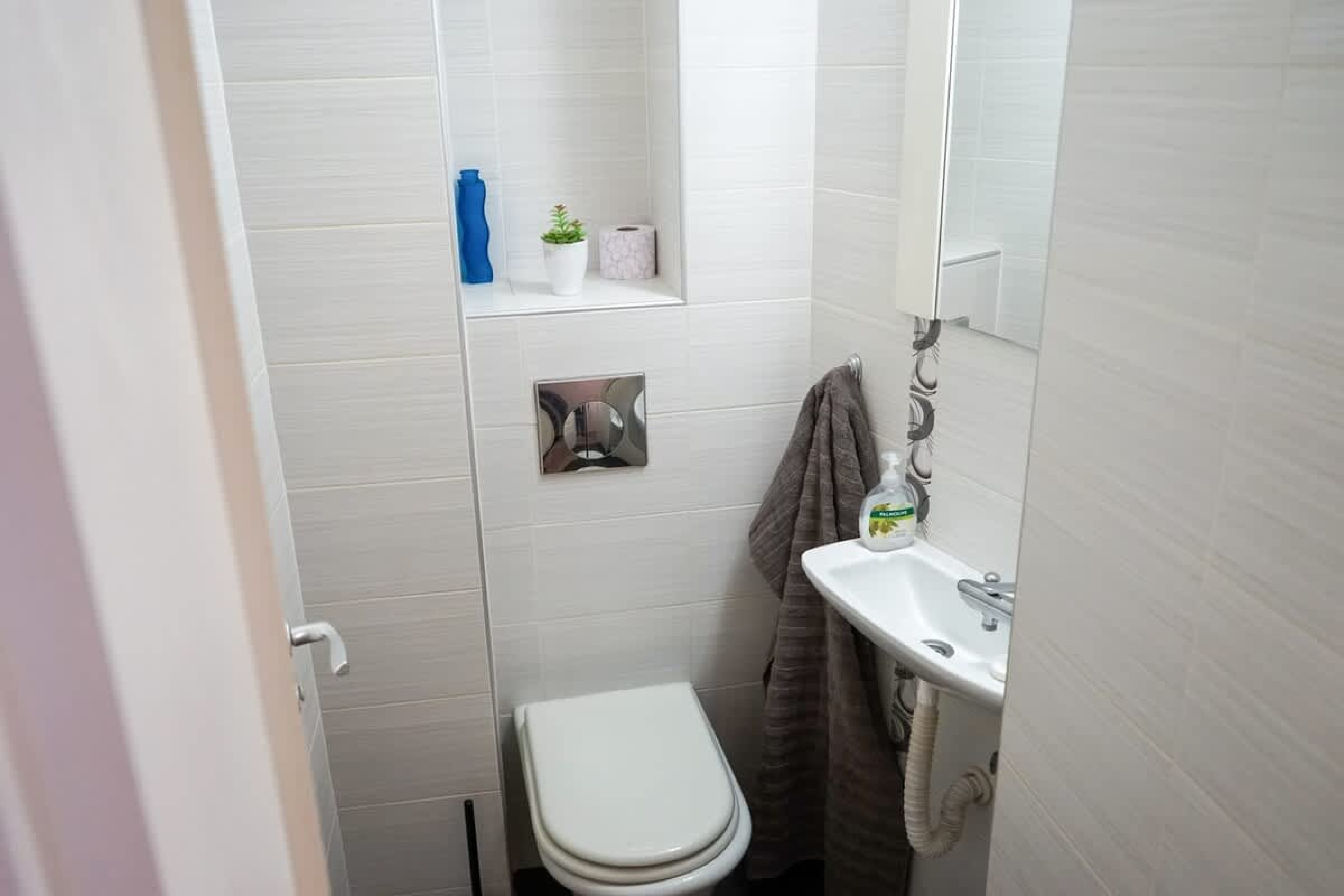 Scoutaround White Logo