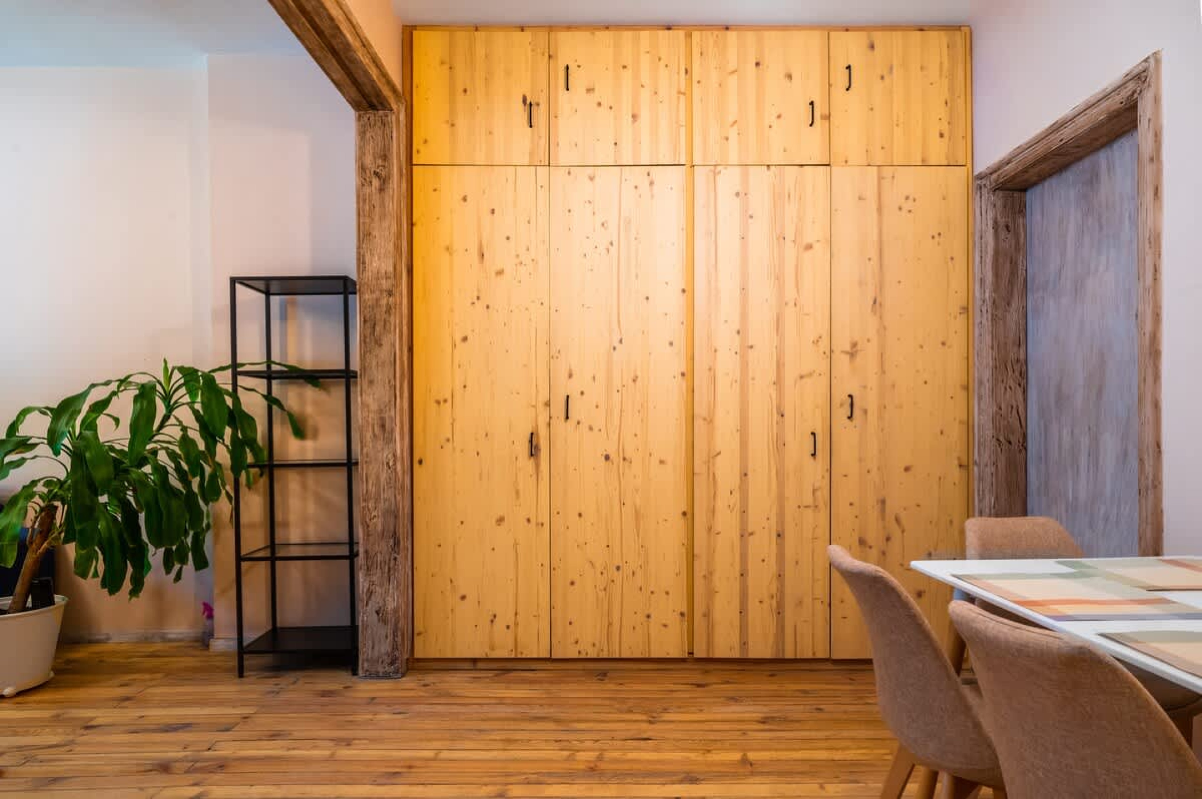 Scoutaround White Logo