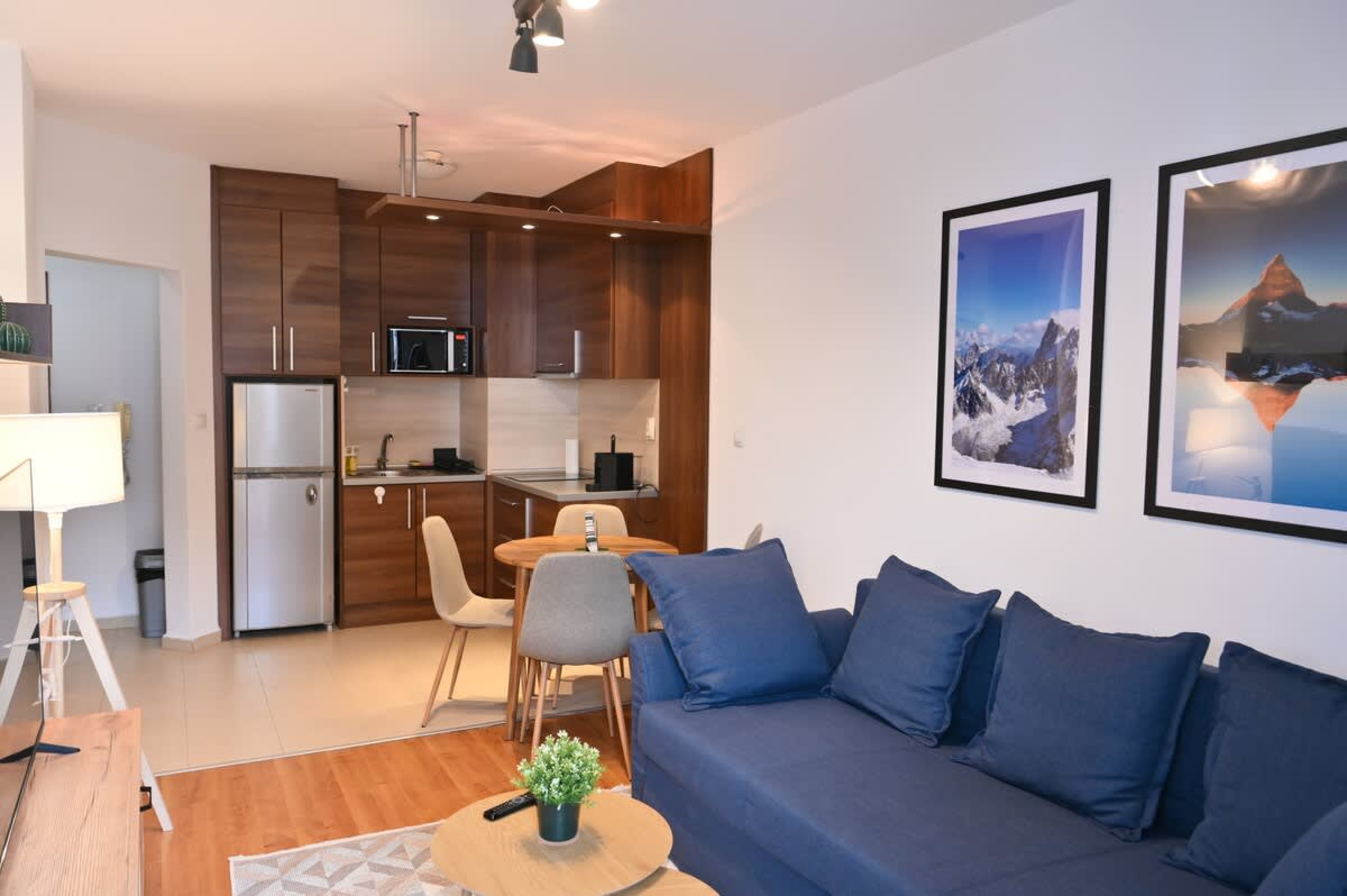 Scoutaround White Logo