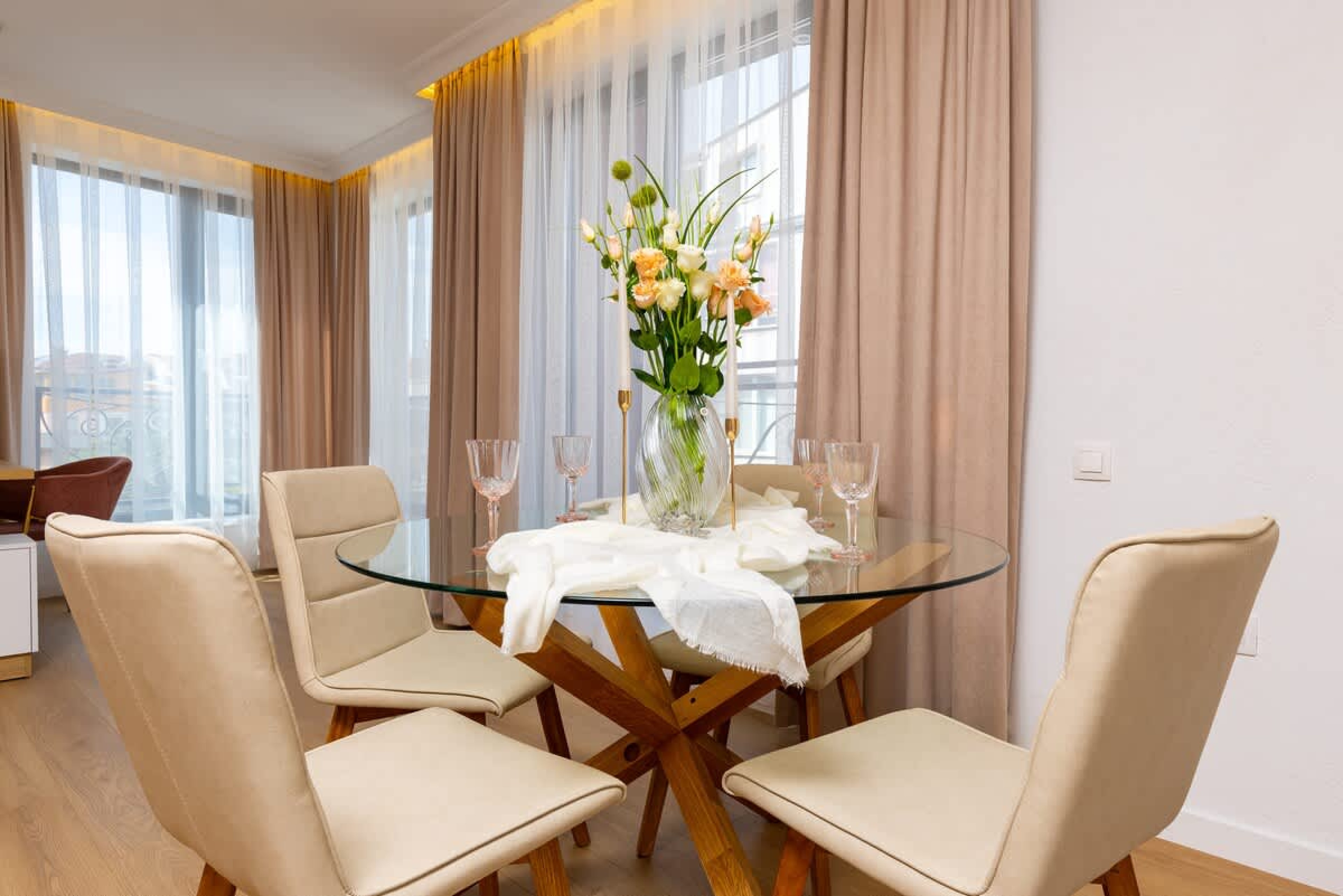 Scoutaround White Logo