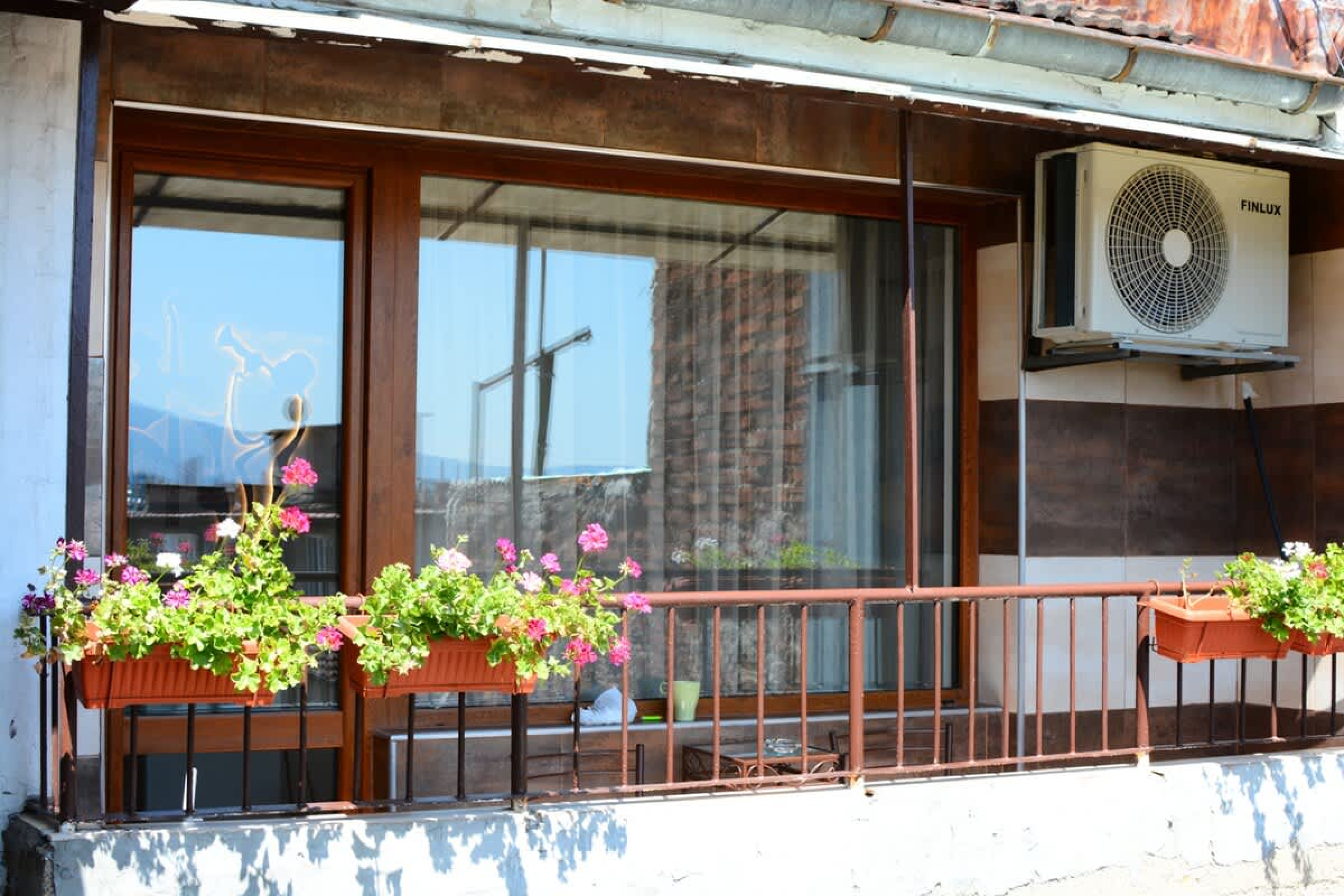 Scoutaround White Logo