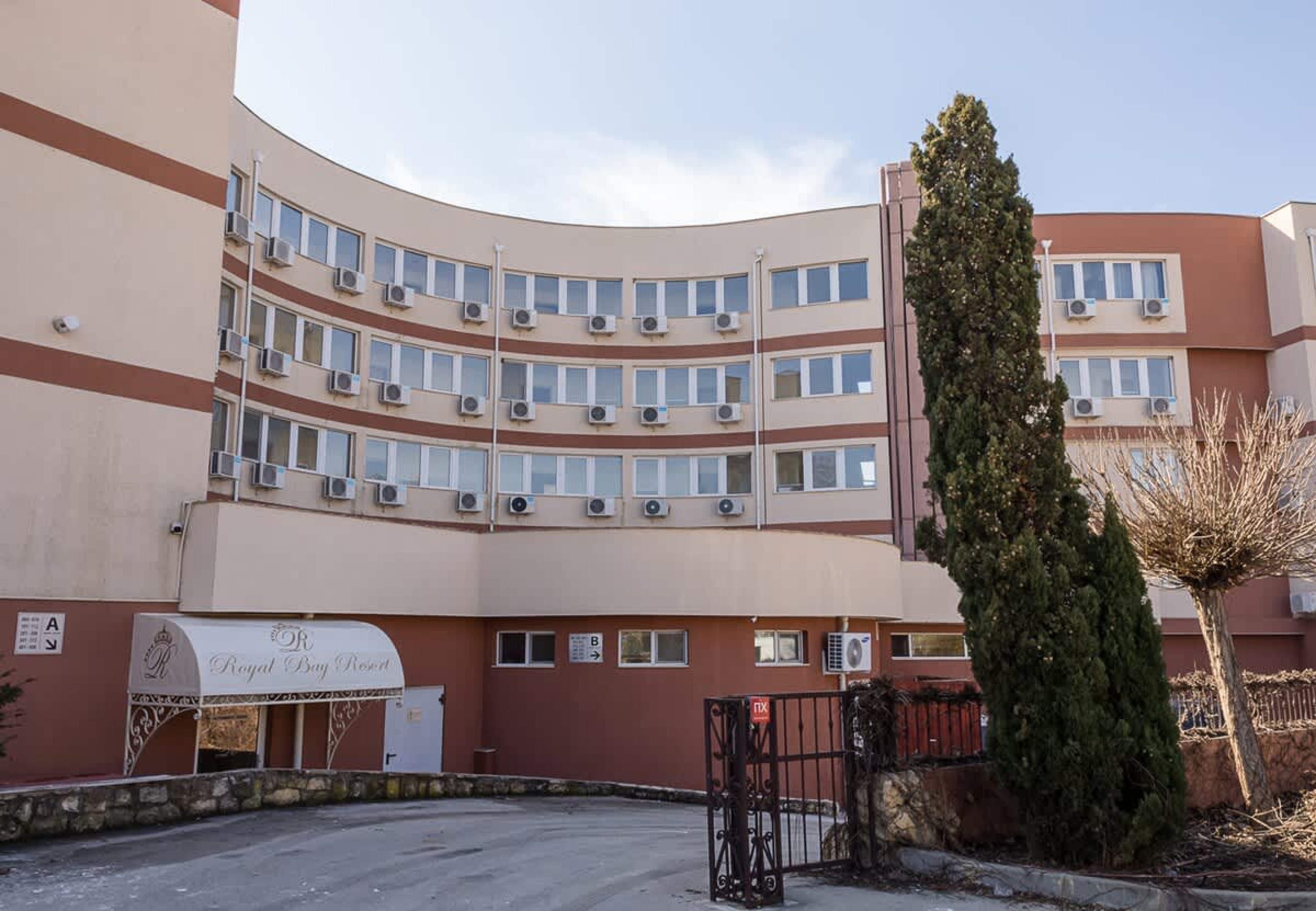 Seaside Bliss: Elegant 1BD with Stunning View - Photo 24