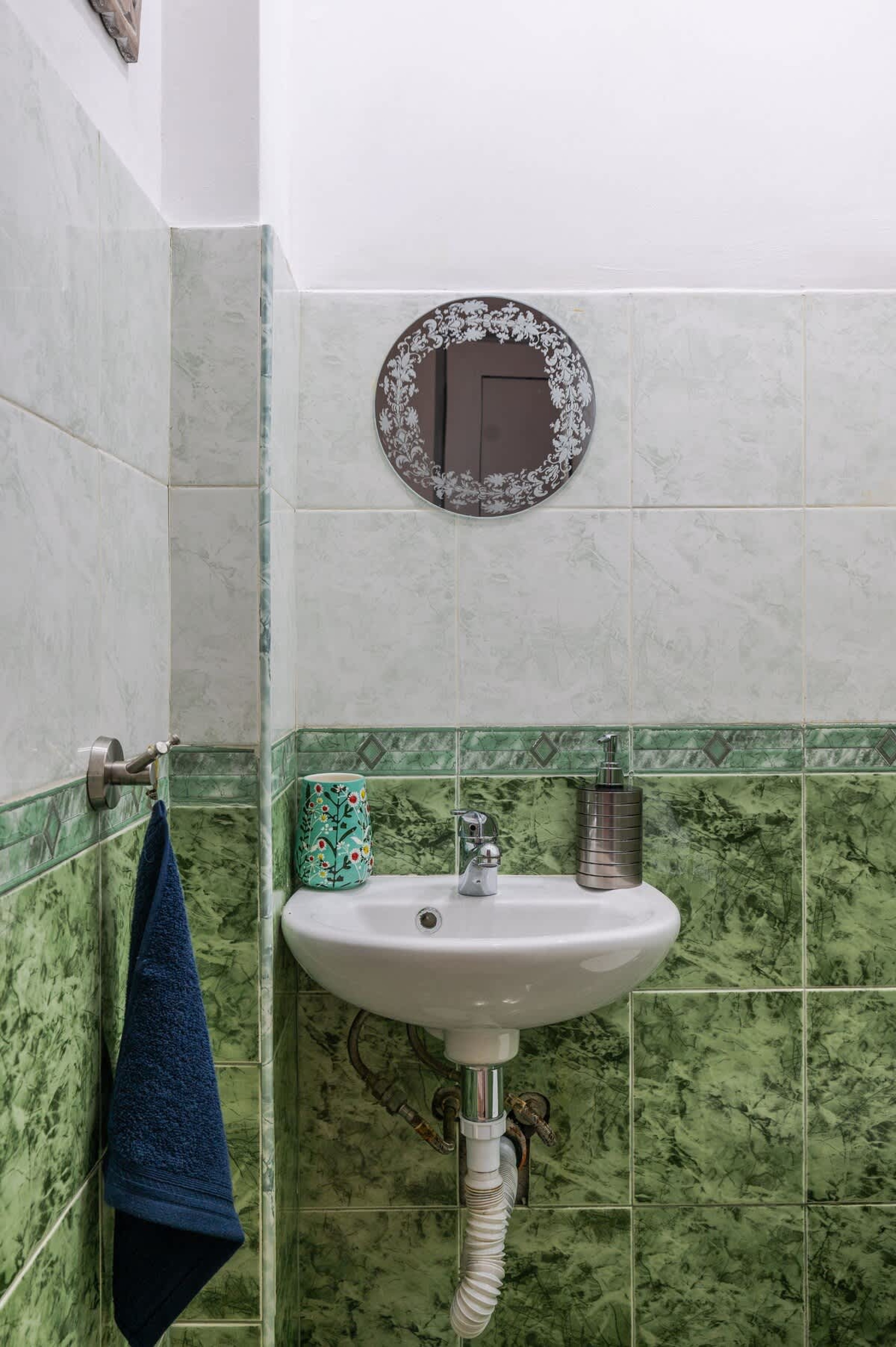 Scoutaround White Logo