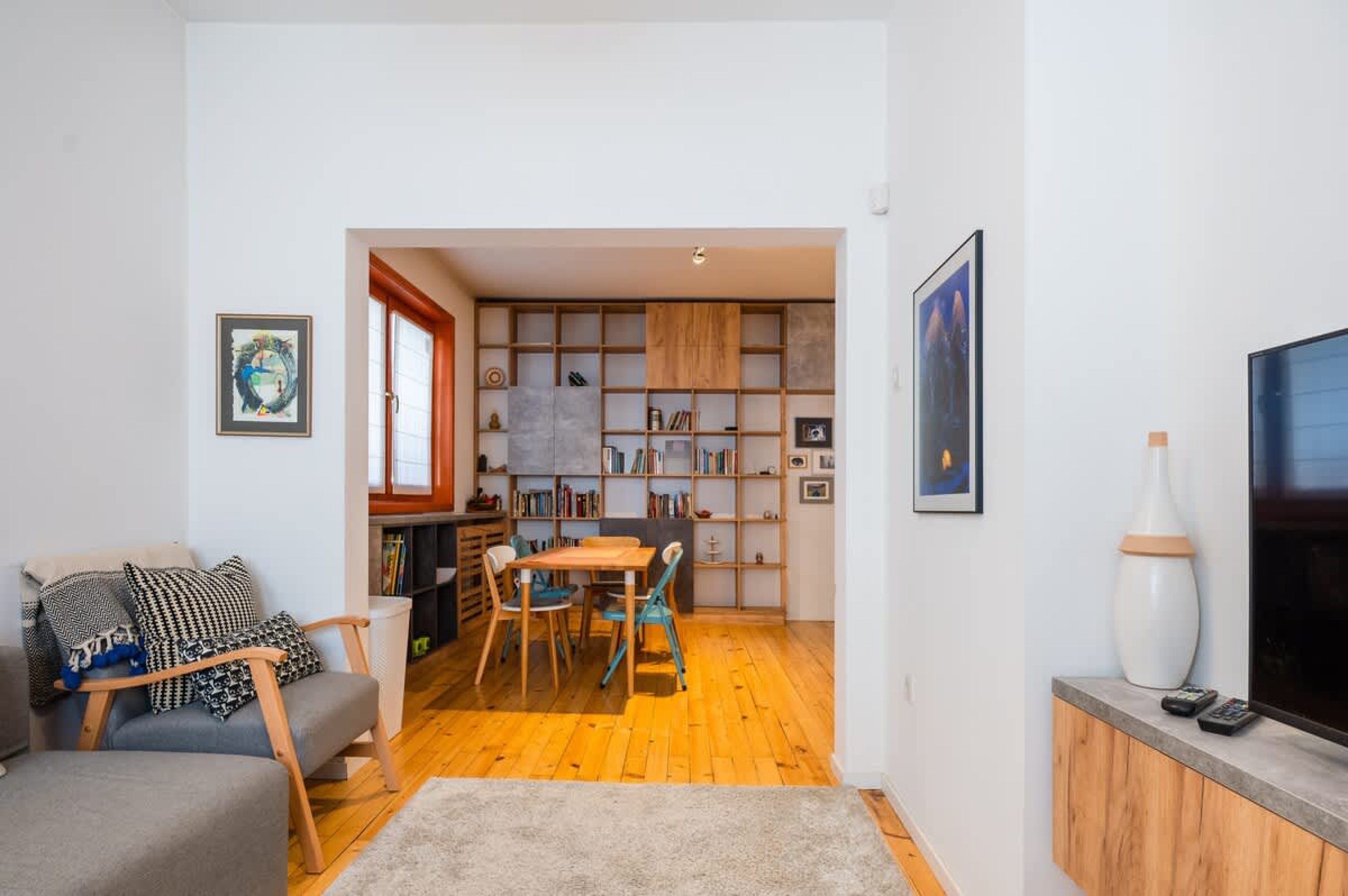 Scoutaround White Logo