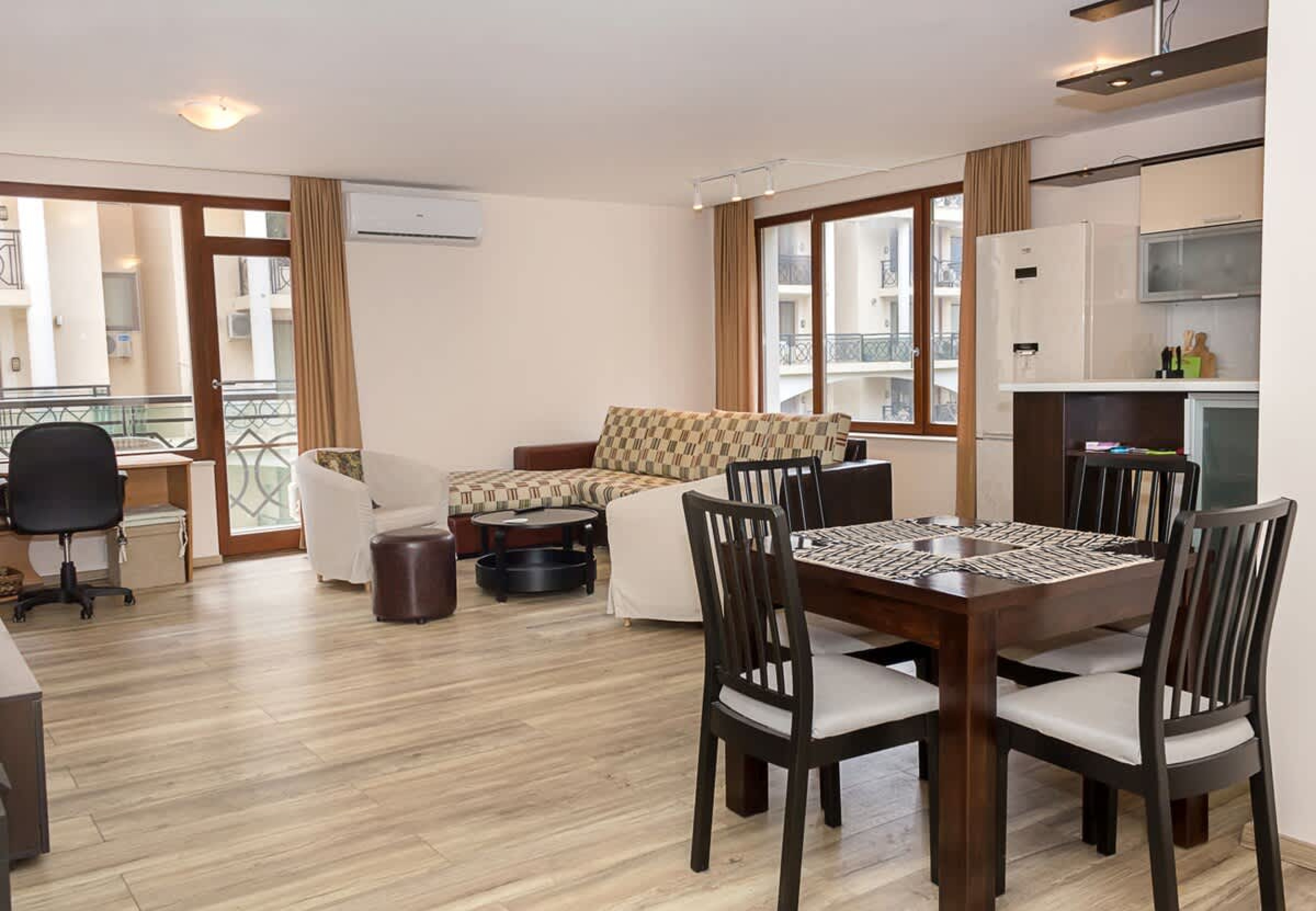 Scoutaround White Logo