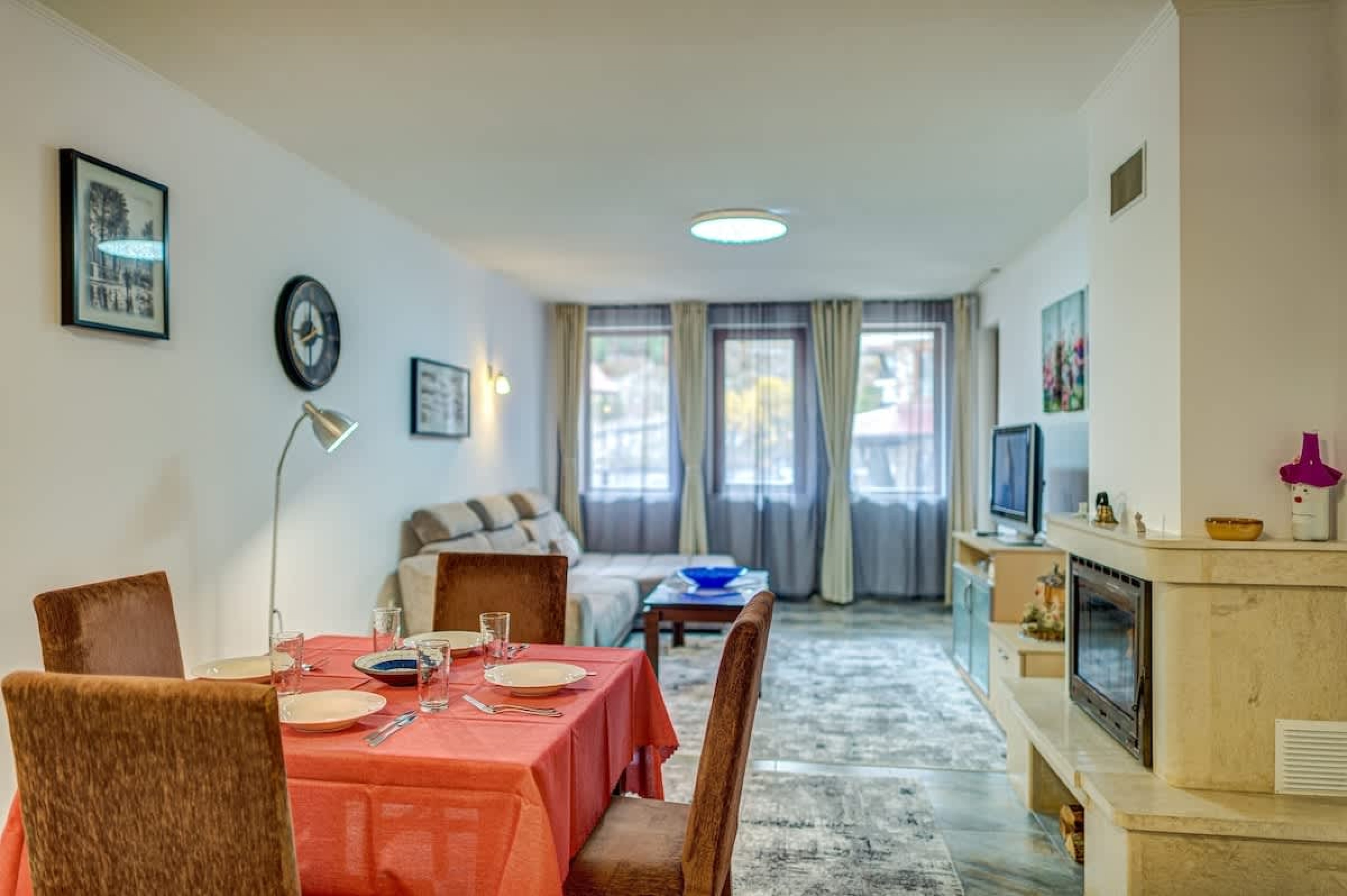 Scoutaround White Logo