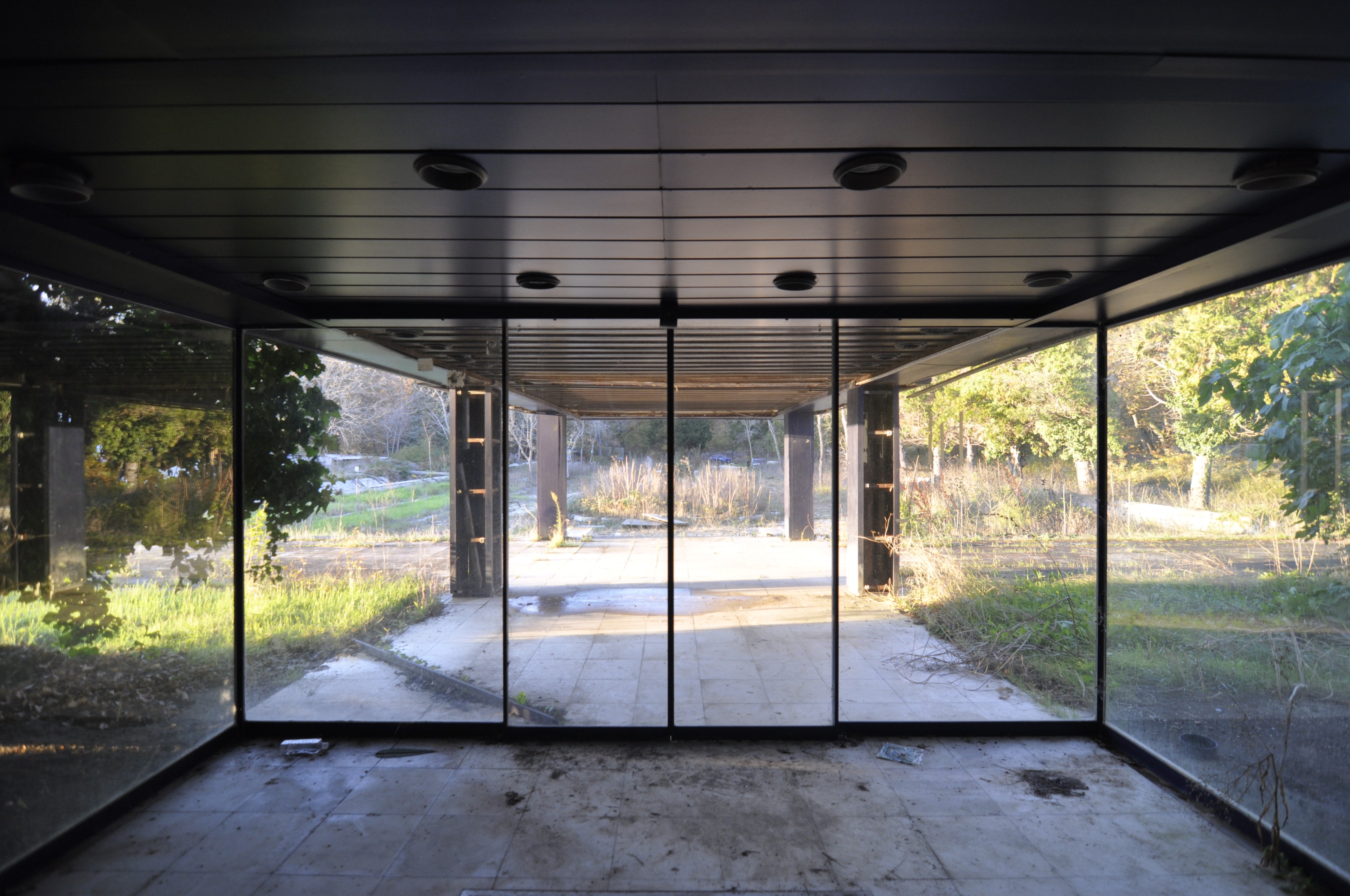 Scoutaround White Logo