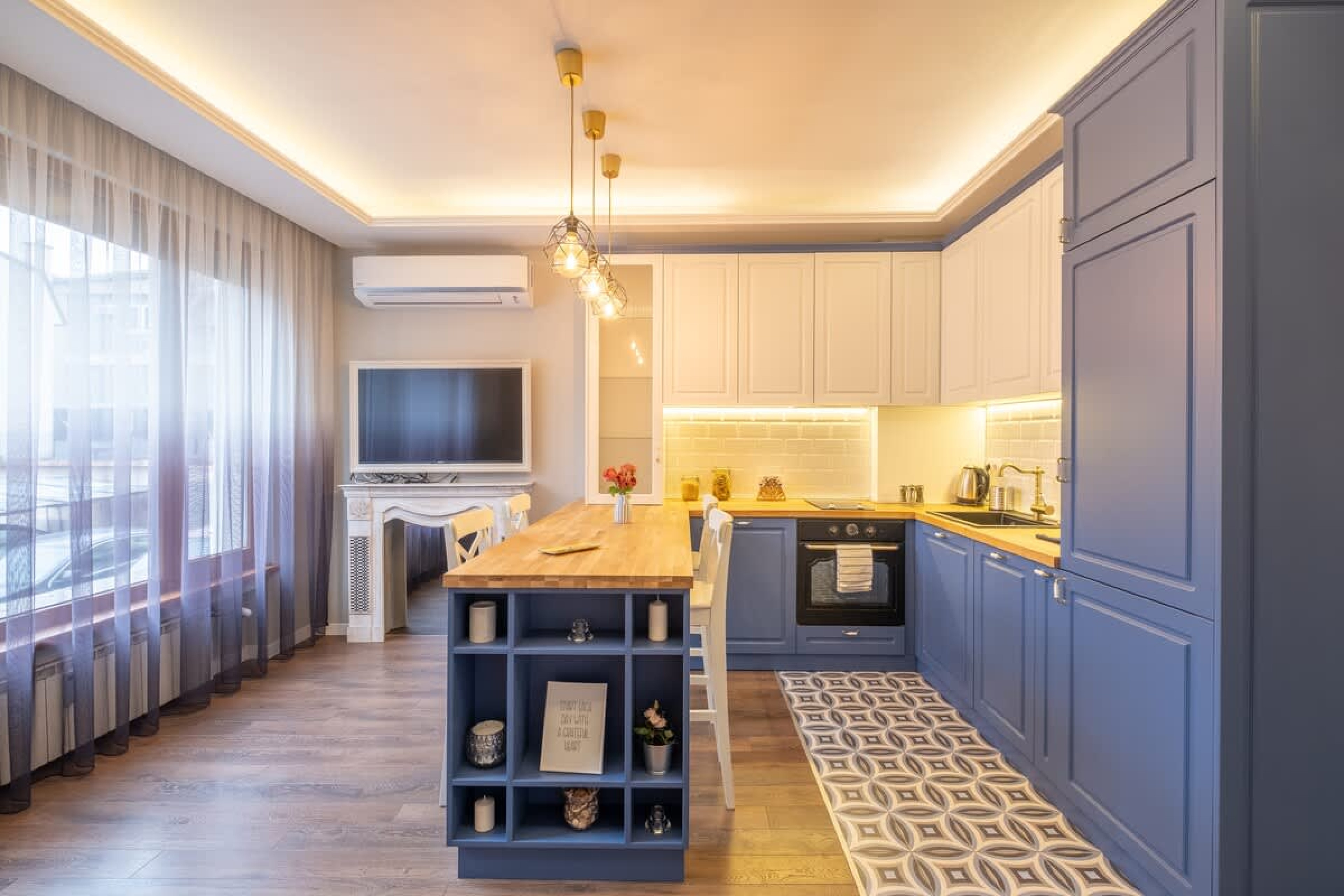 Scoutaround White Logo