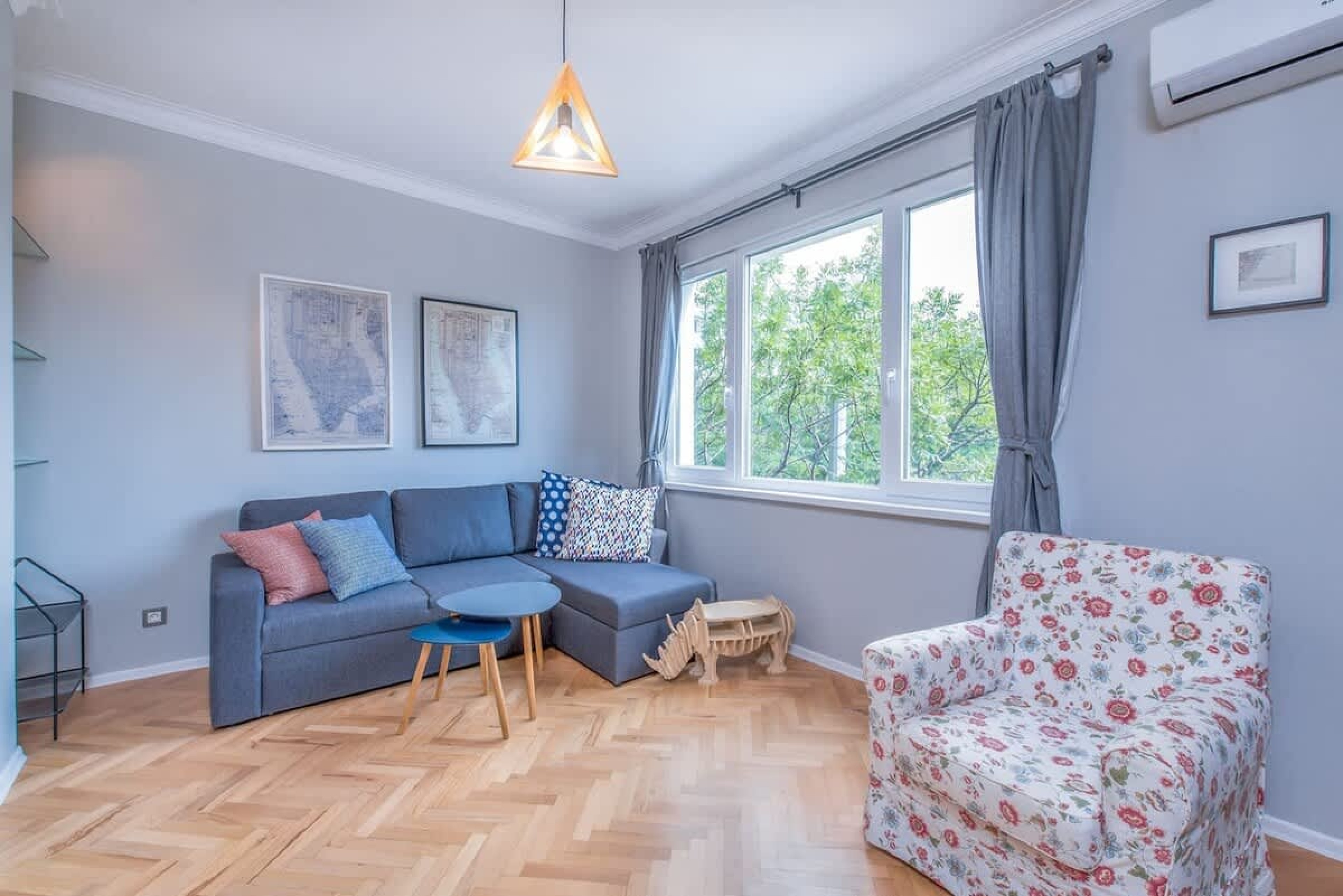 Scoutaround White Logo