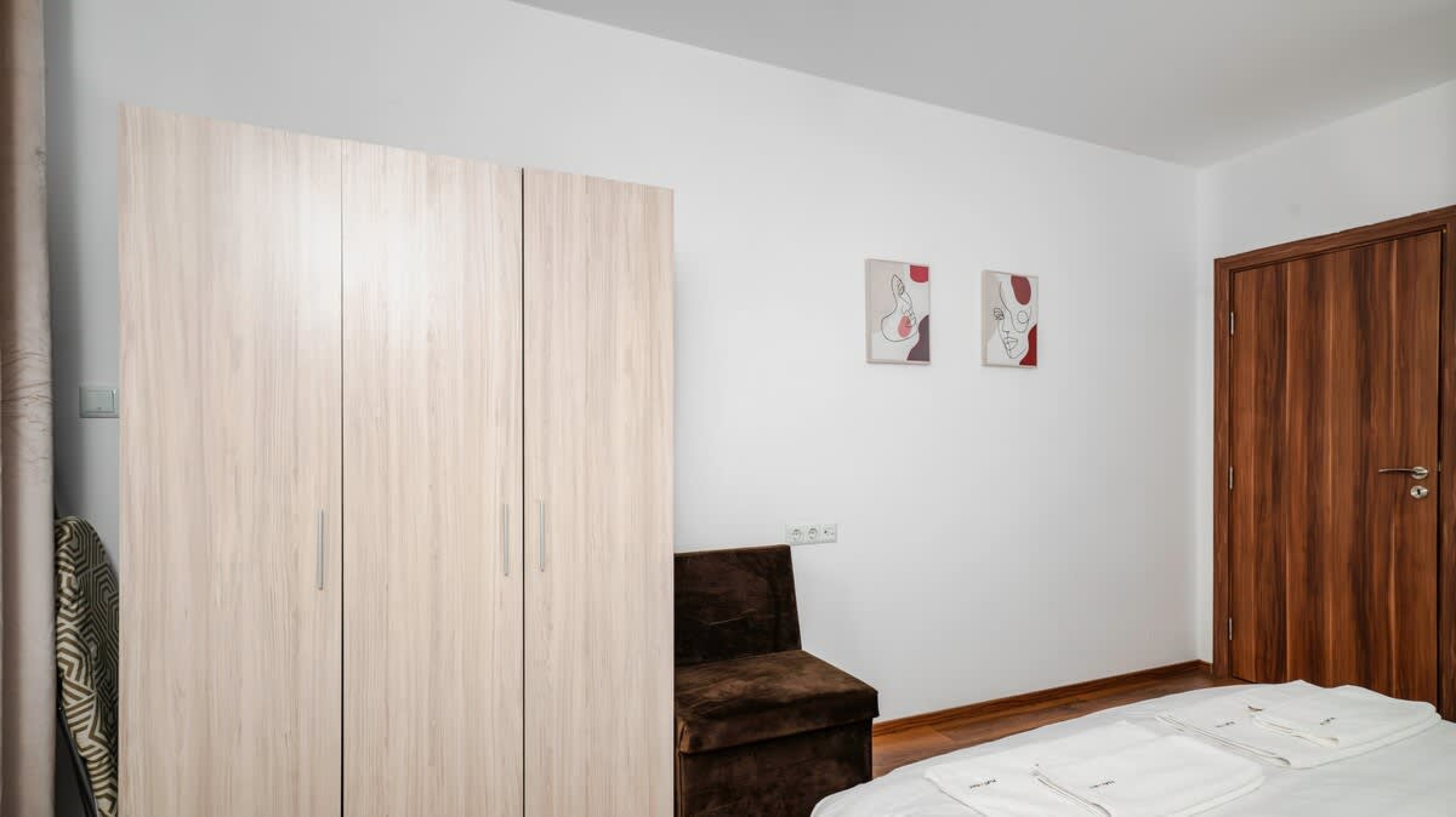 Scoutaround White Logo