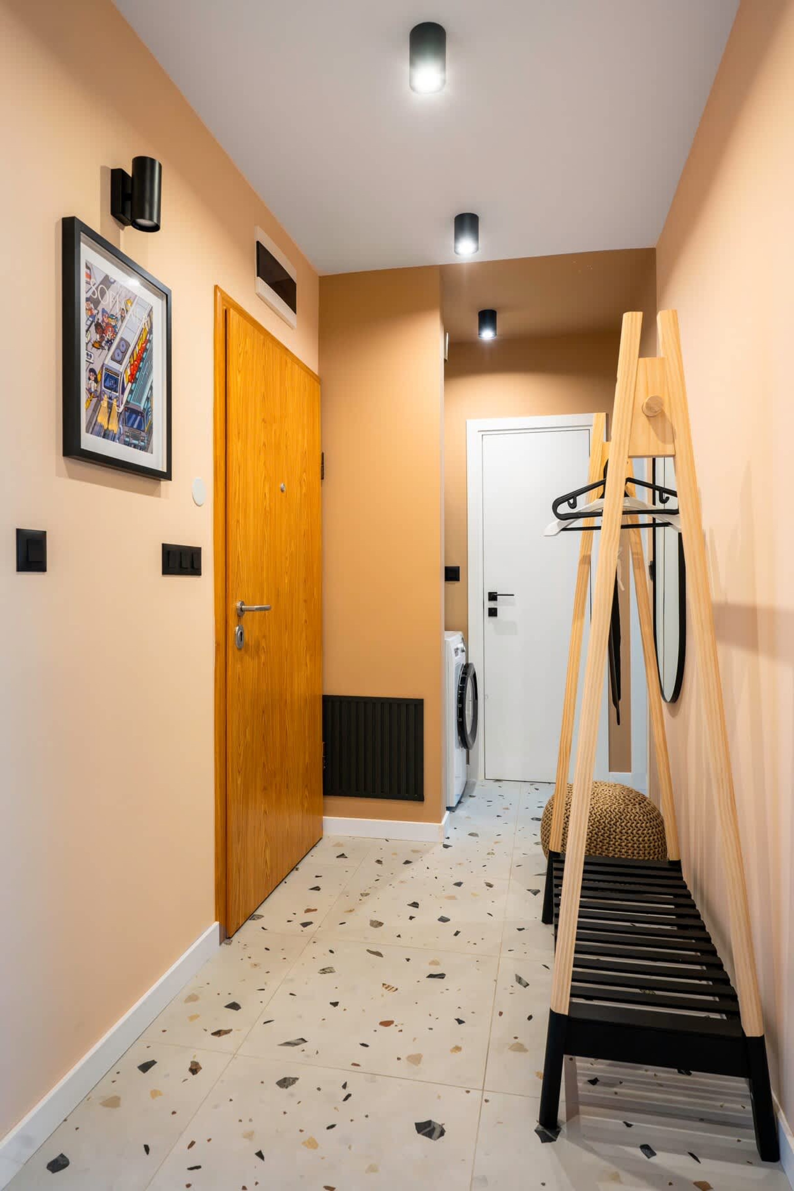 Scoutaround White Logo