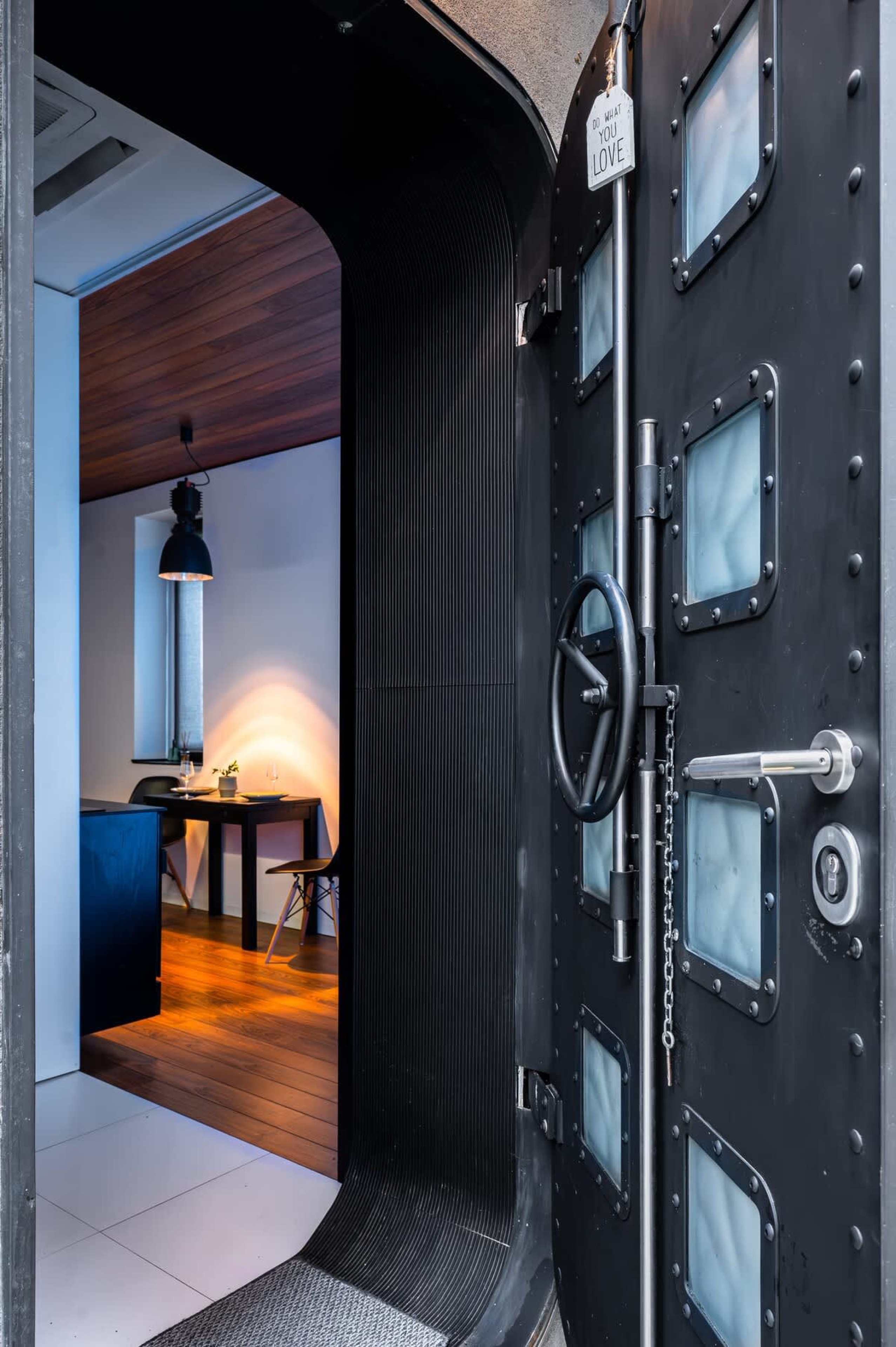 Scoutaround White Logo