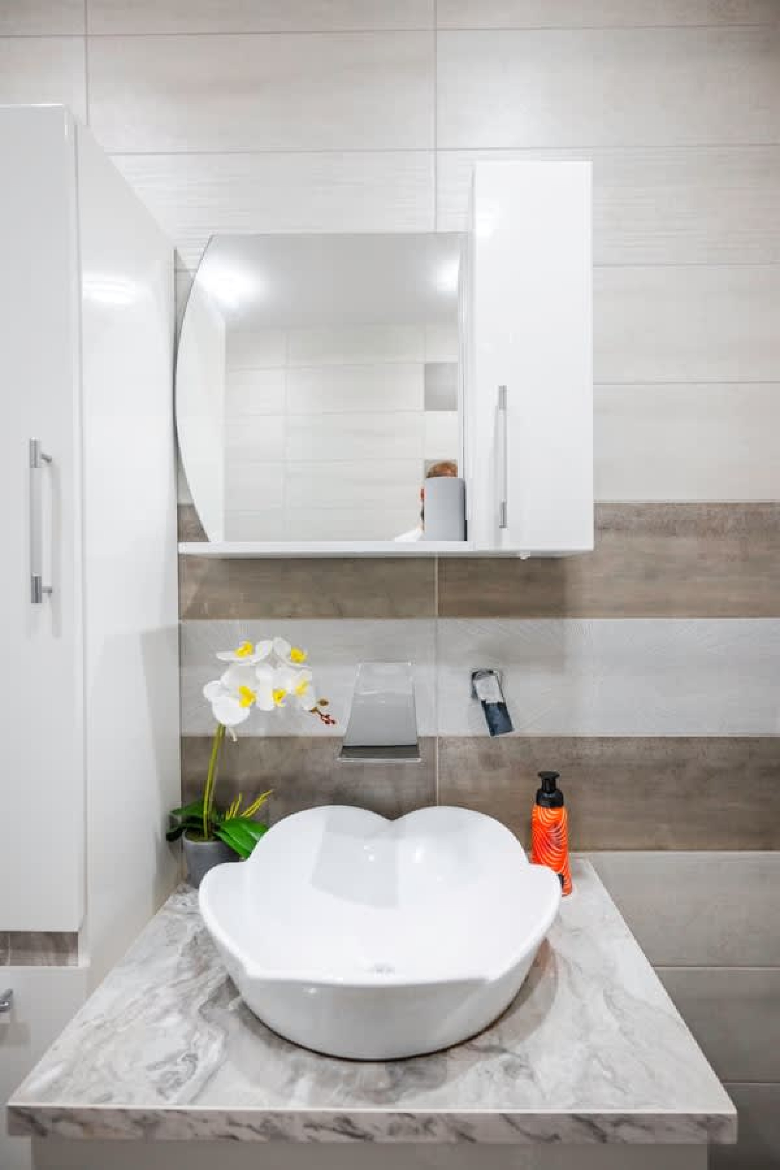 Scoutaround White Logo