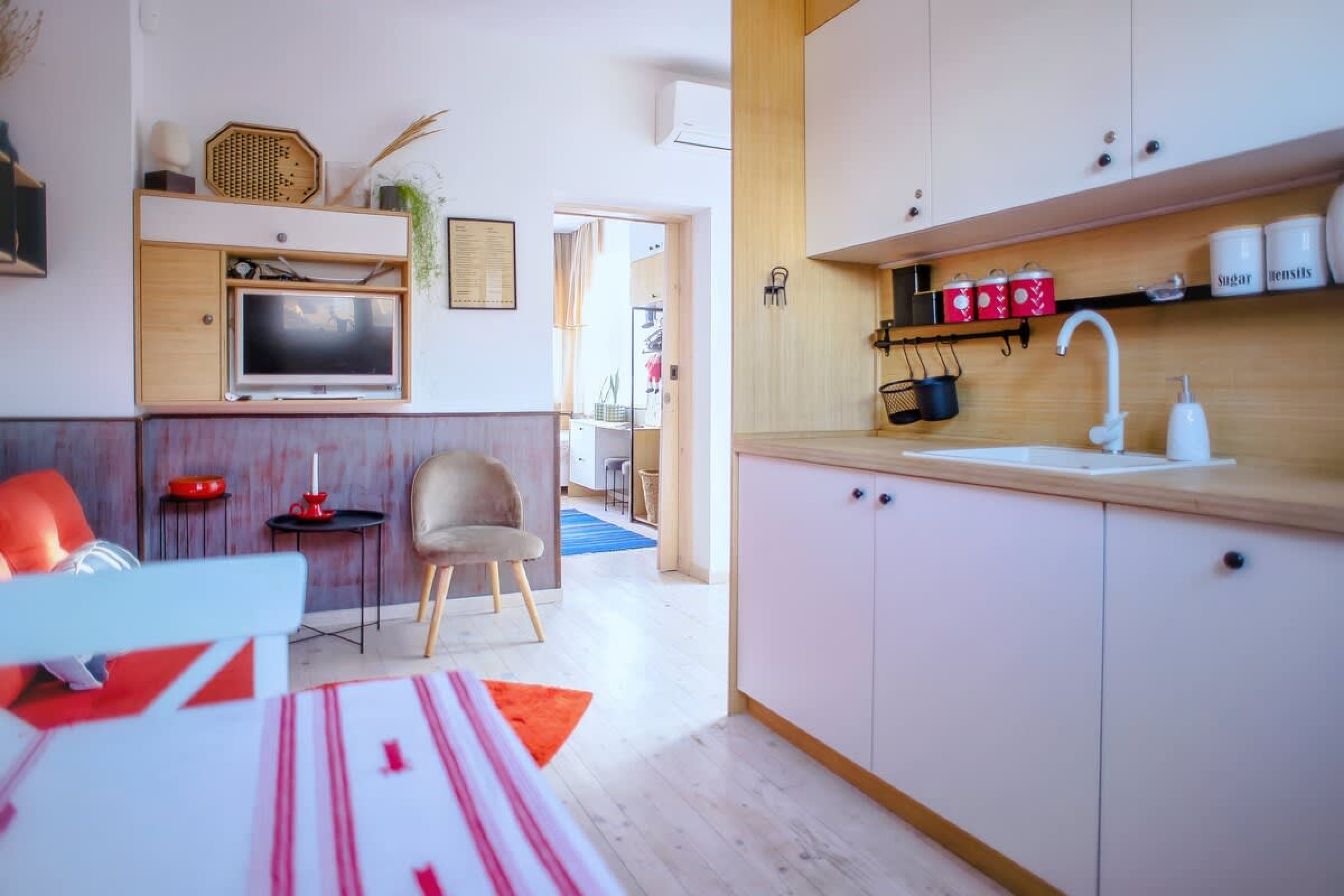 Scoutaround White Logo