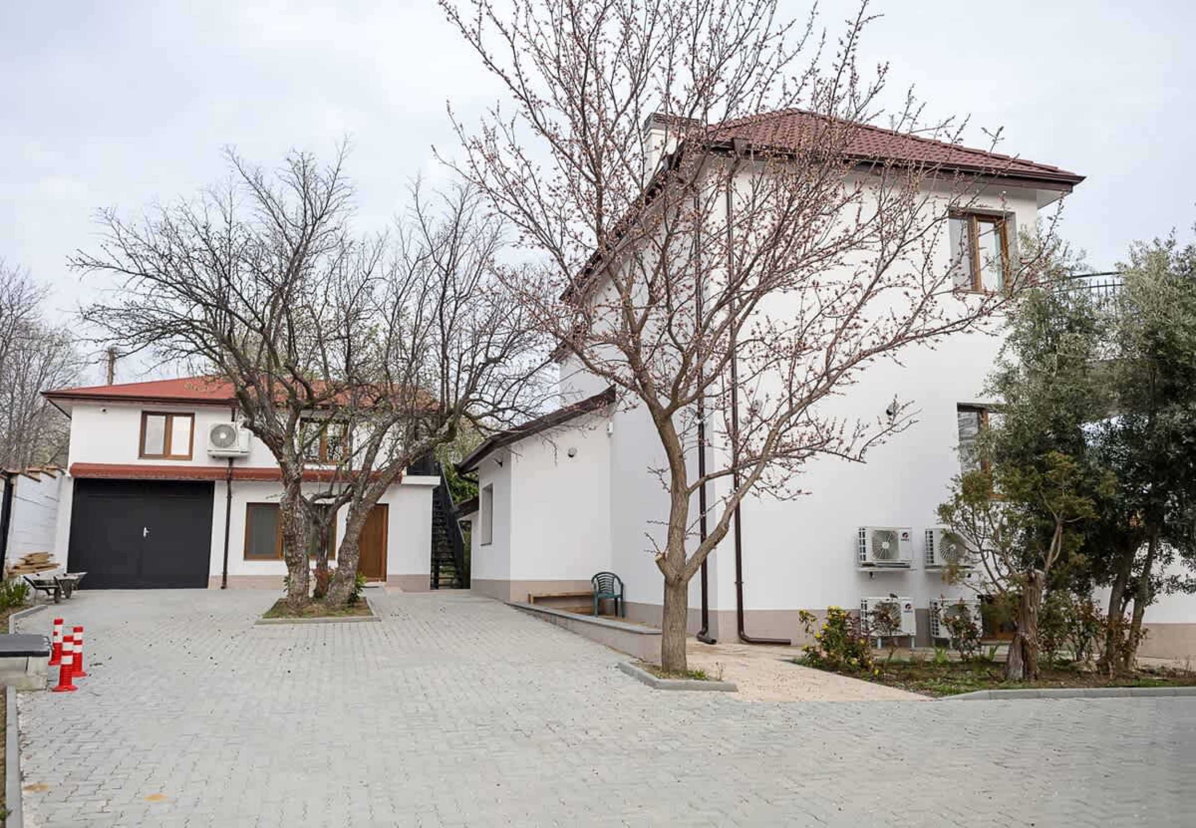 Scoutaround White Logo