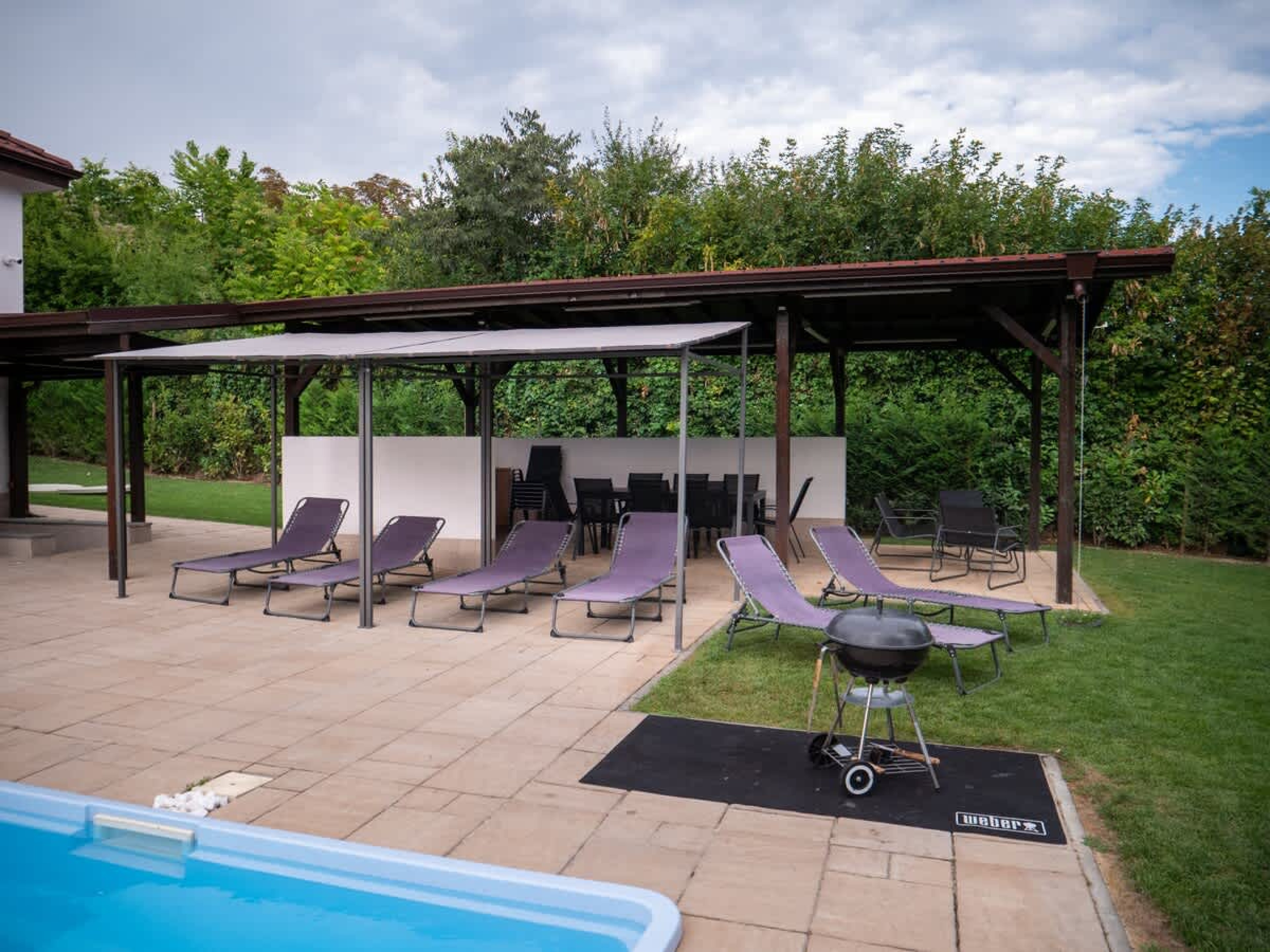 Scoutaround White Logo