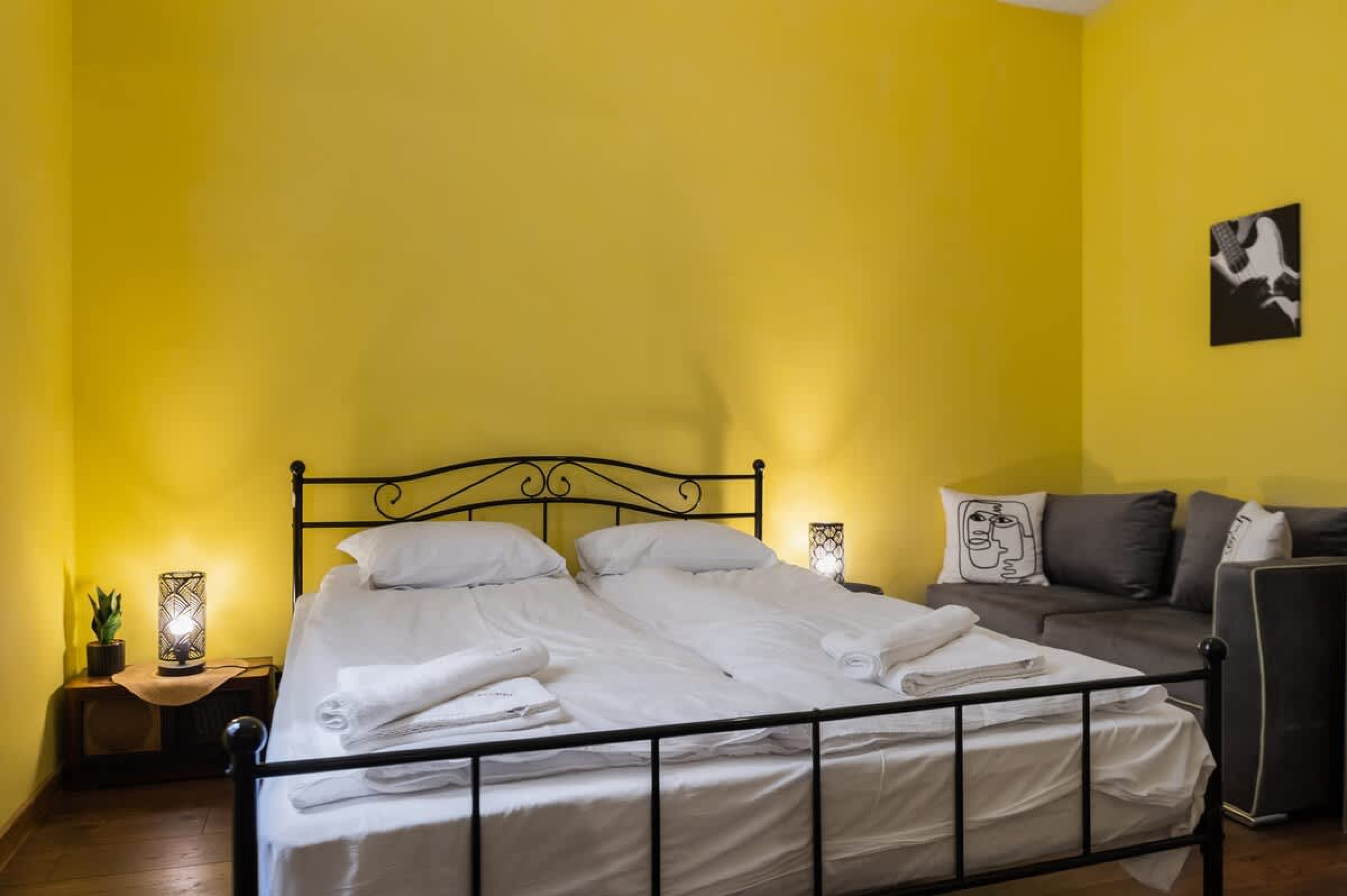 Scoutaround White Logo