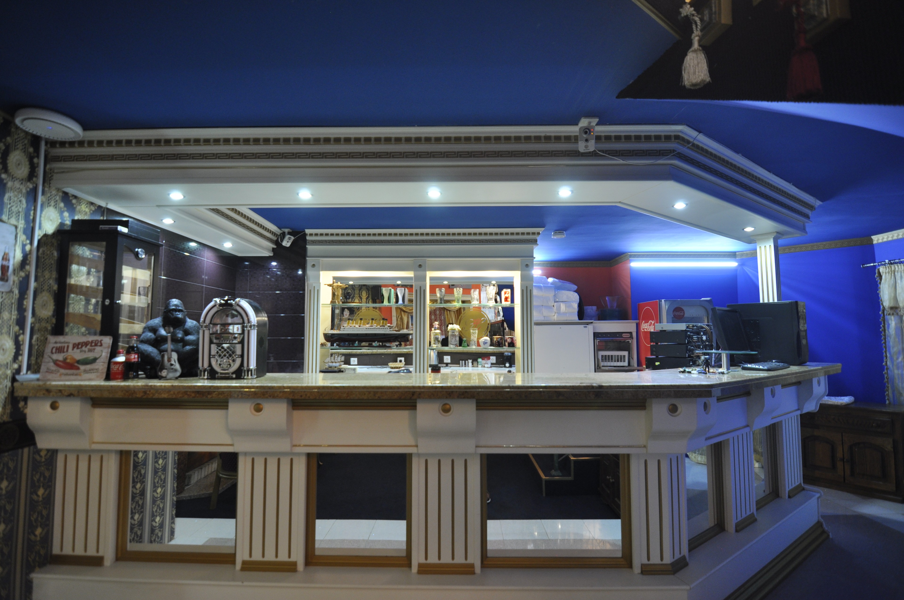 Scoutaround White Logo