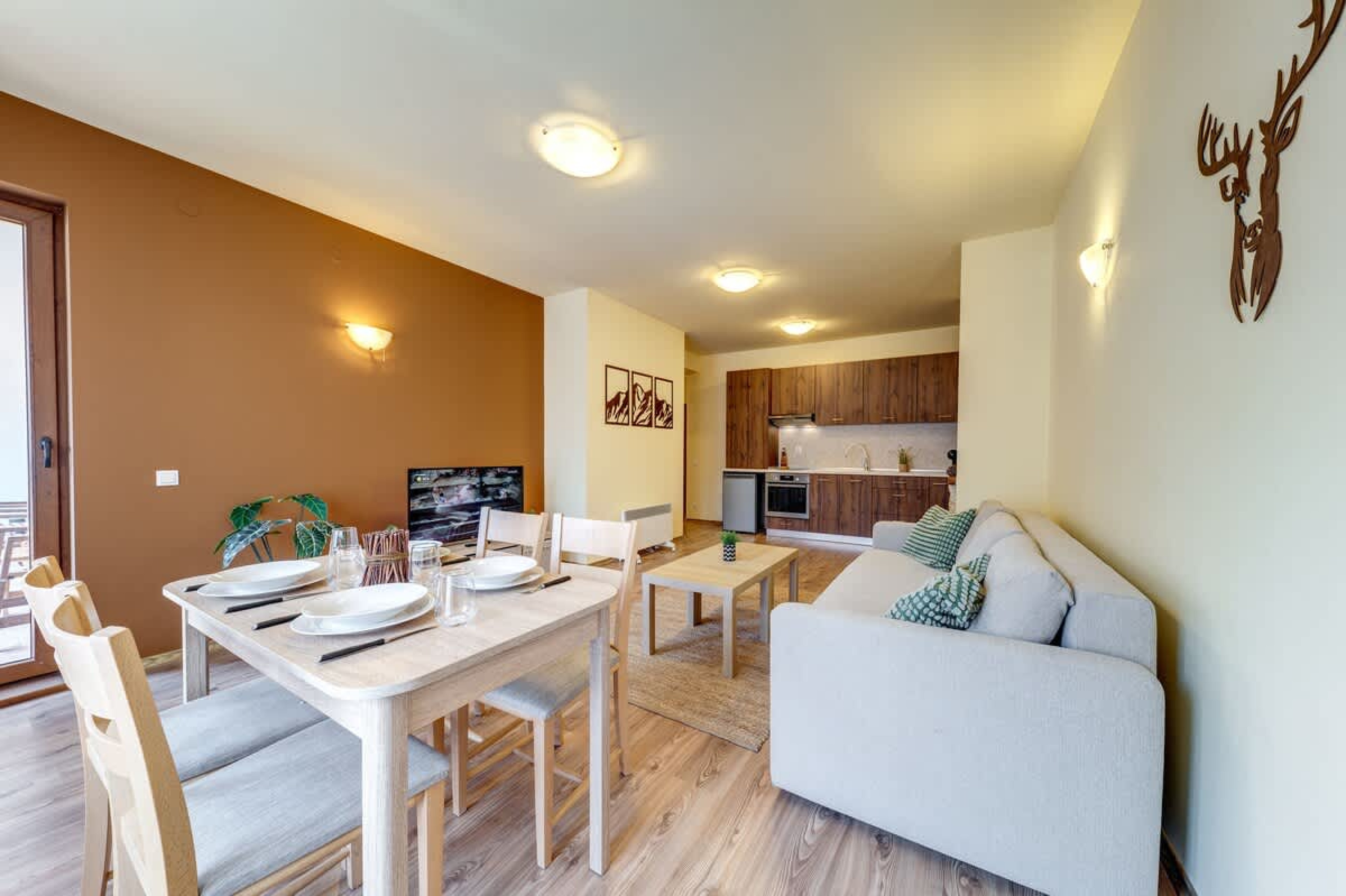 Cosy 1BD Apt w/ Free Parking and Balcony - Photo 2