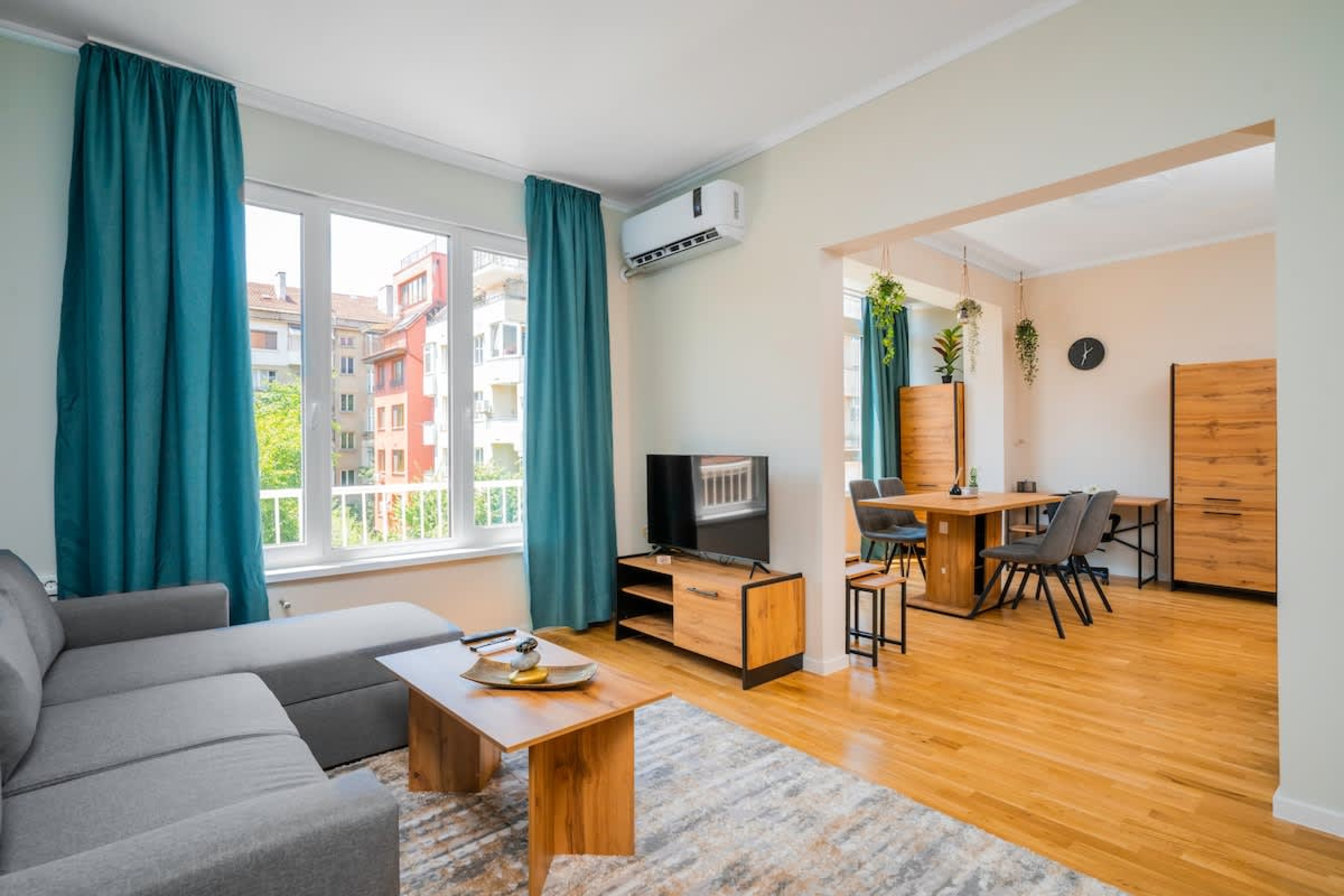 Scoutaround White Logo