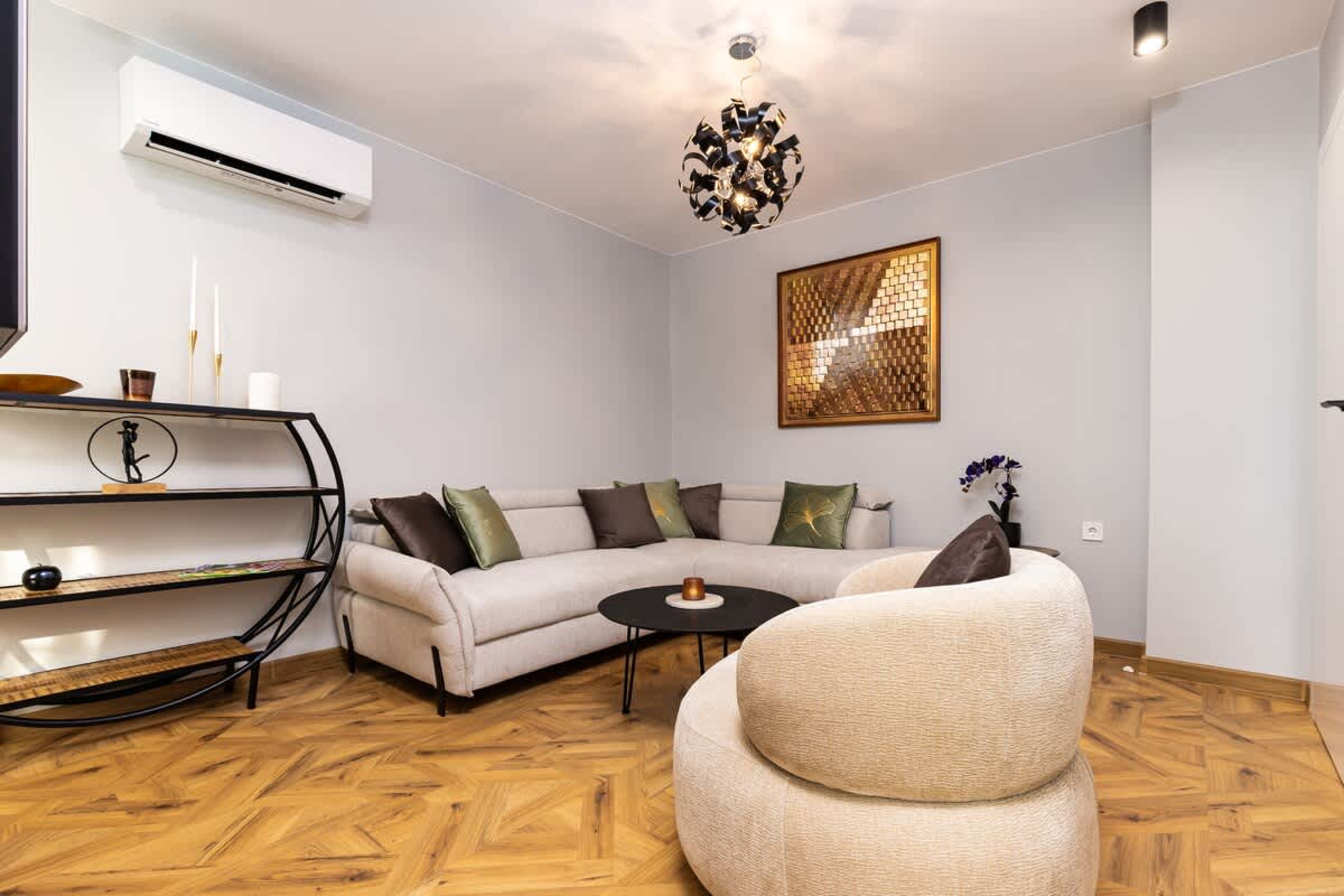 Scoutaround White Logo