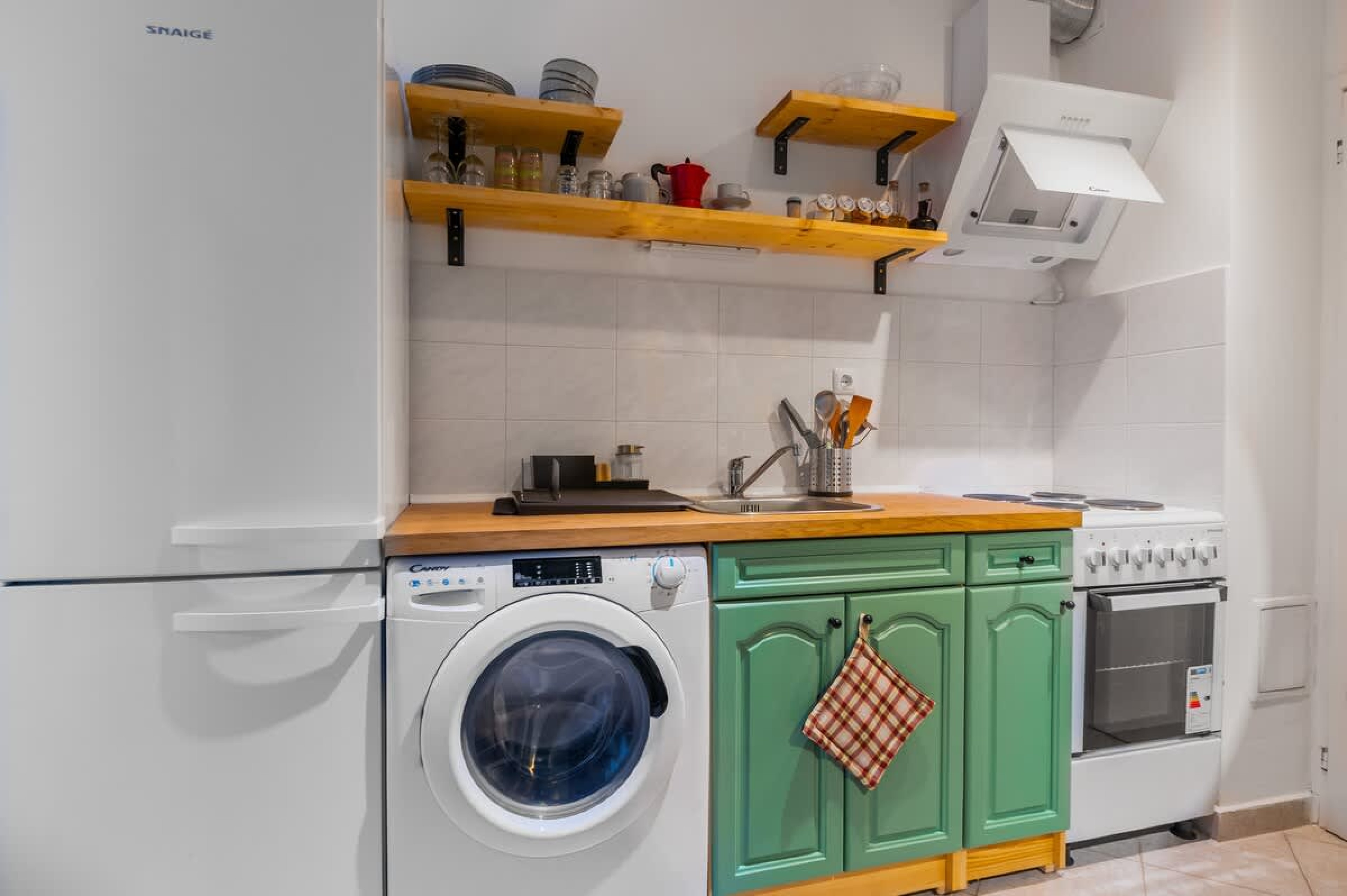 Scoutaround White Logo