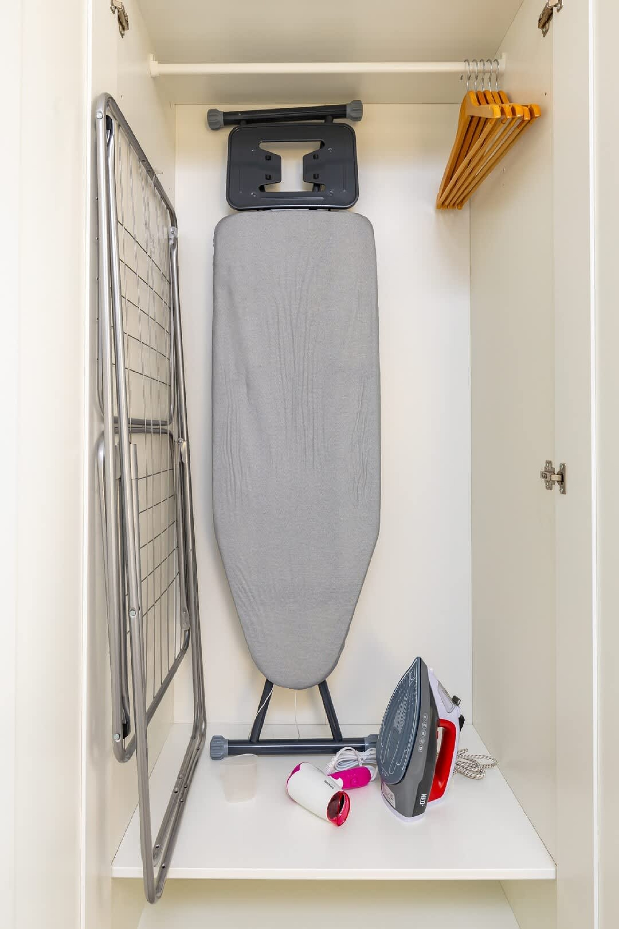 Scoutaround White Logo