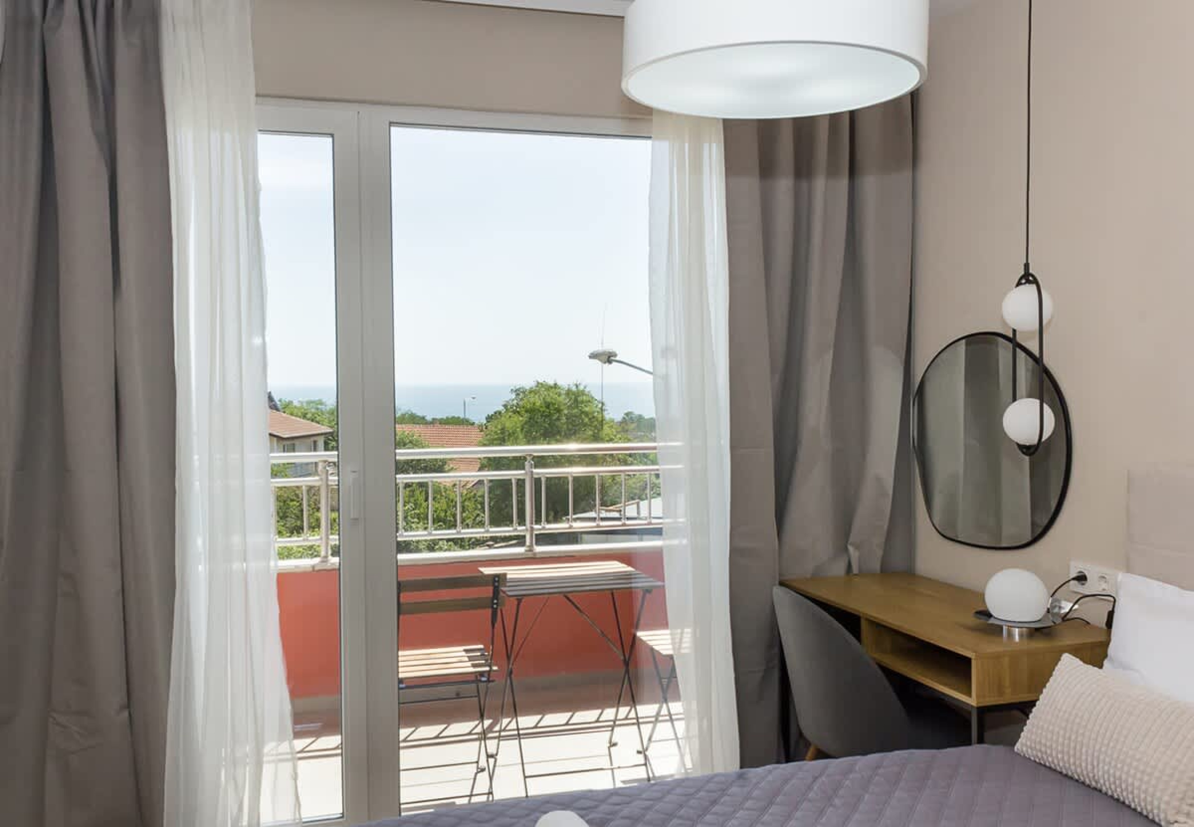 Scoutaround White Logo