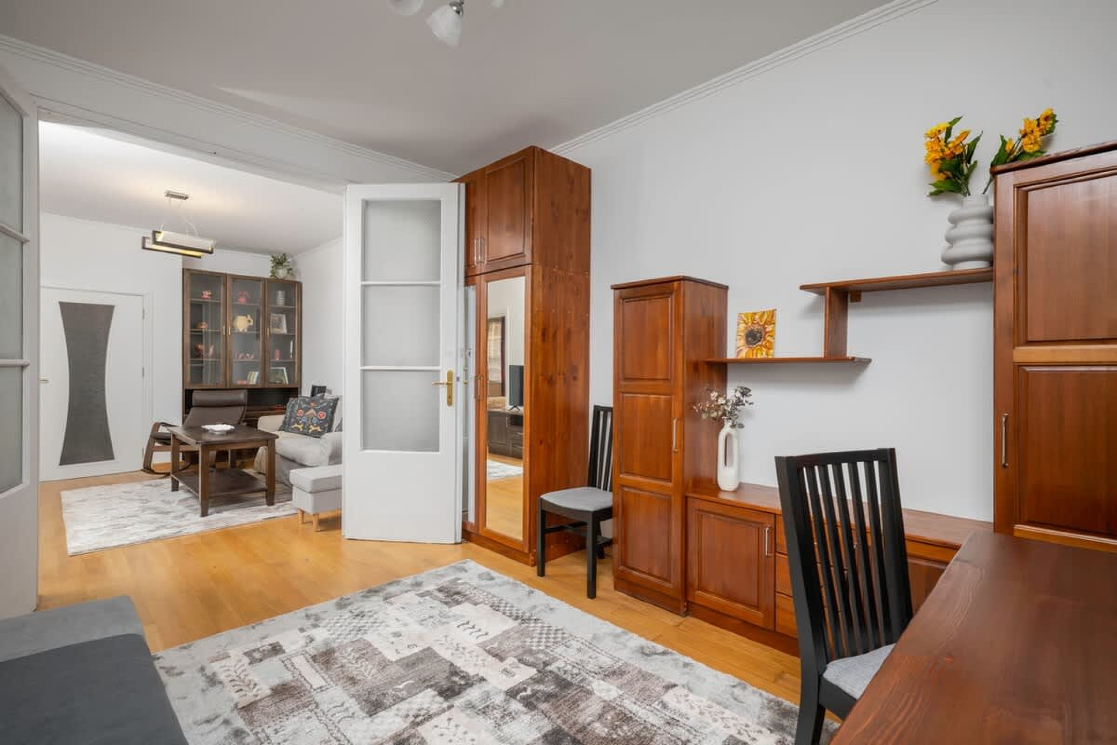 Scoutaround White Logo