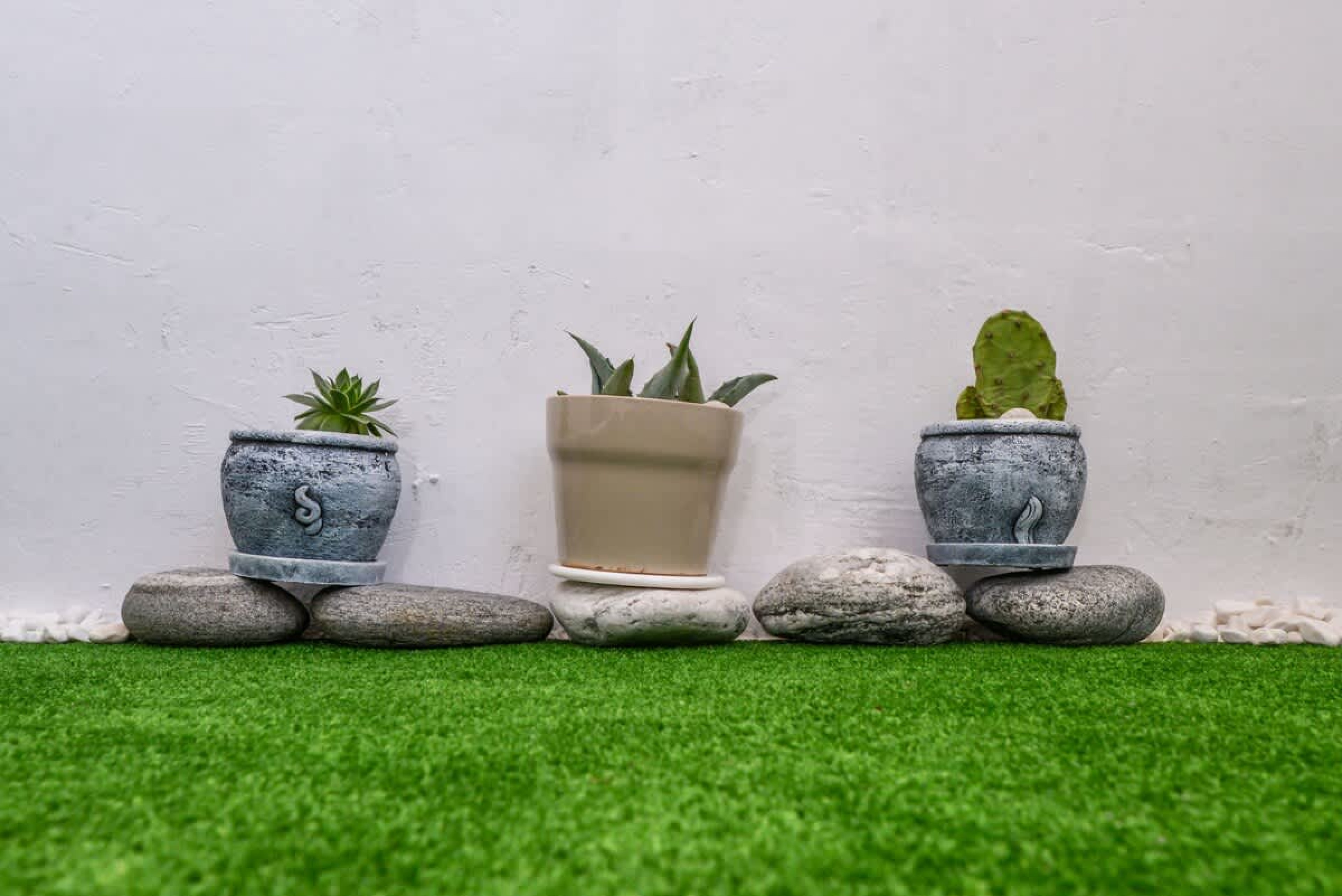 Scoutaround White Logo